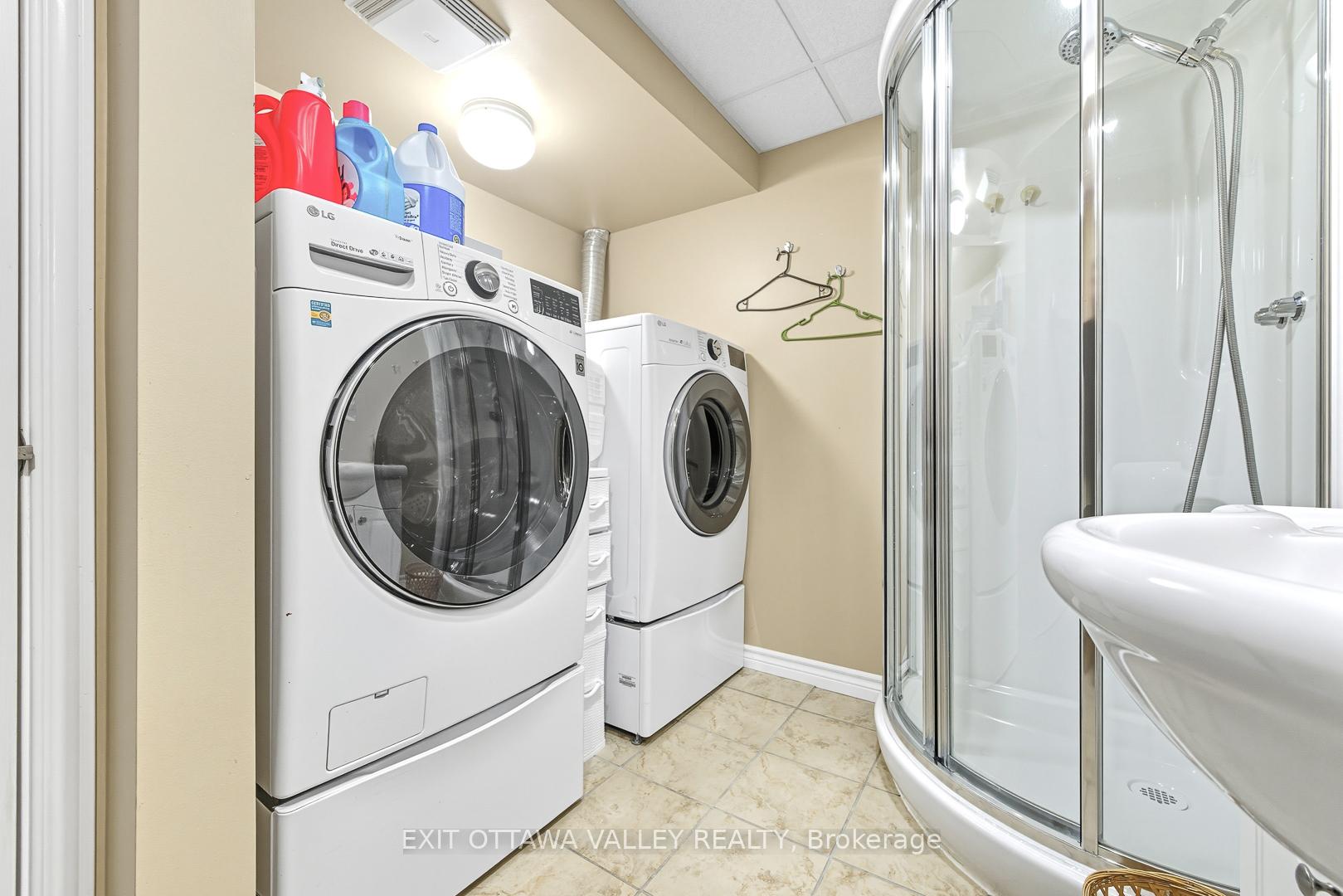 Photo 26 of 85 Frontenac Crescent, Deep River — HOMEH