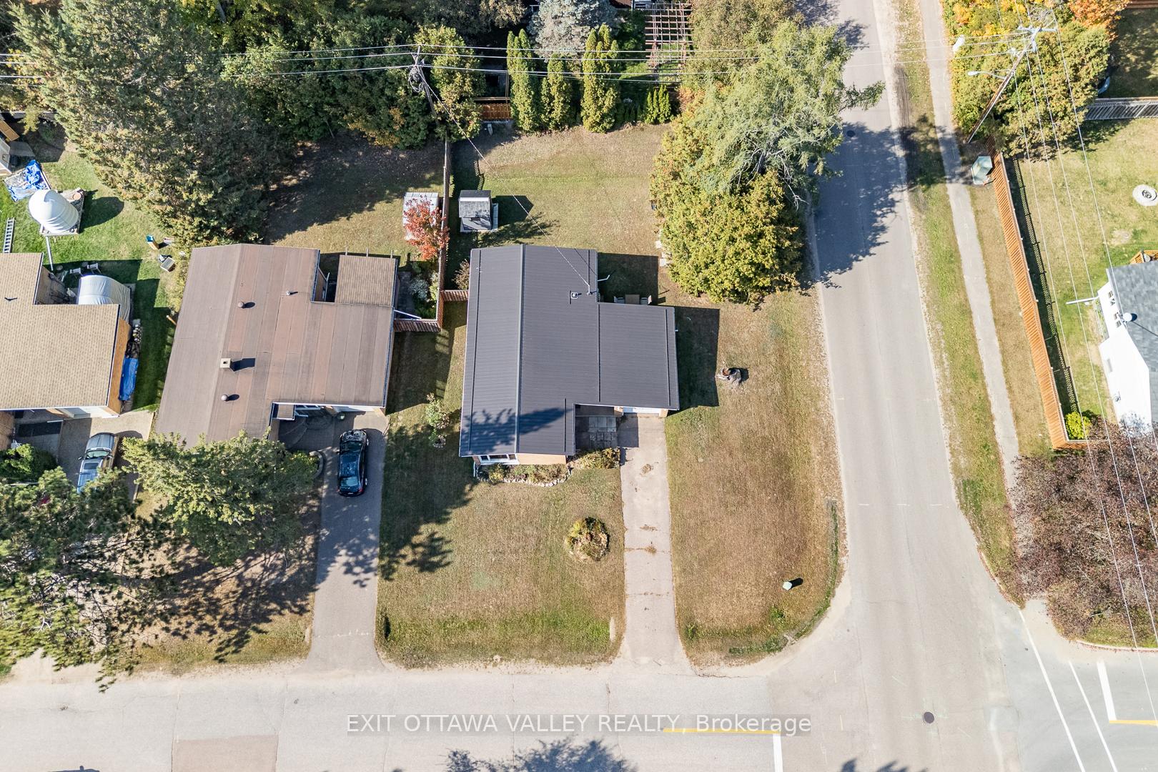 Photo 35 of 85 Frontenac Crescent, Deep River — HOMEH