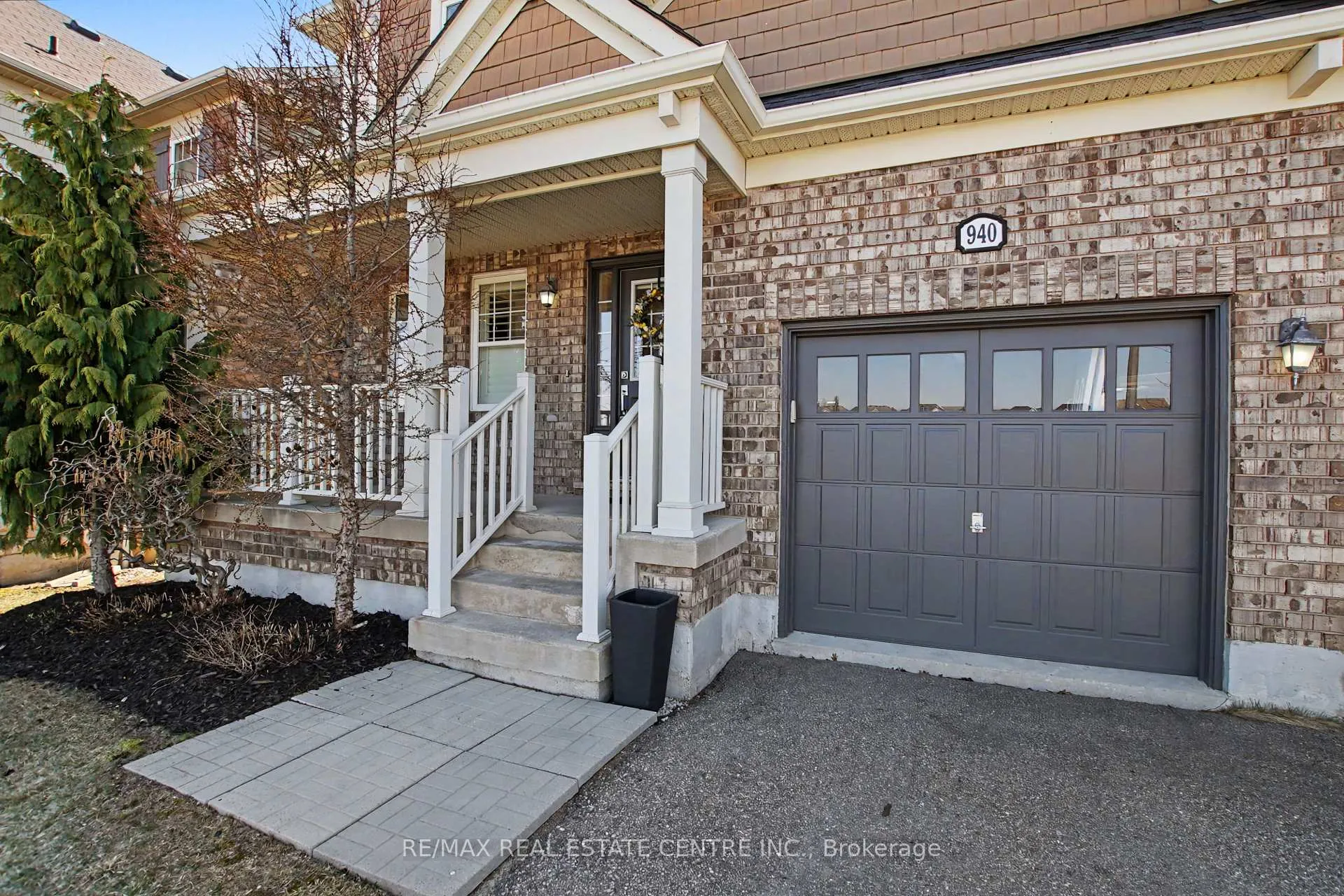 Photo 4 of 940 Clark Boulevard, Milton, Coates — HOMEH