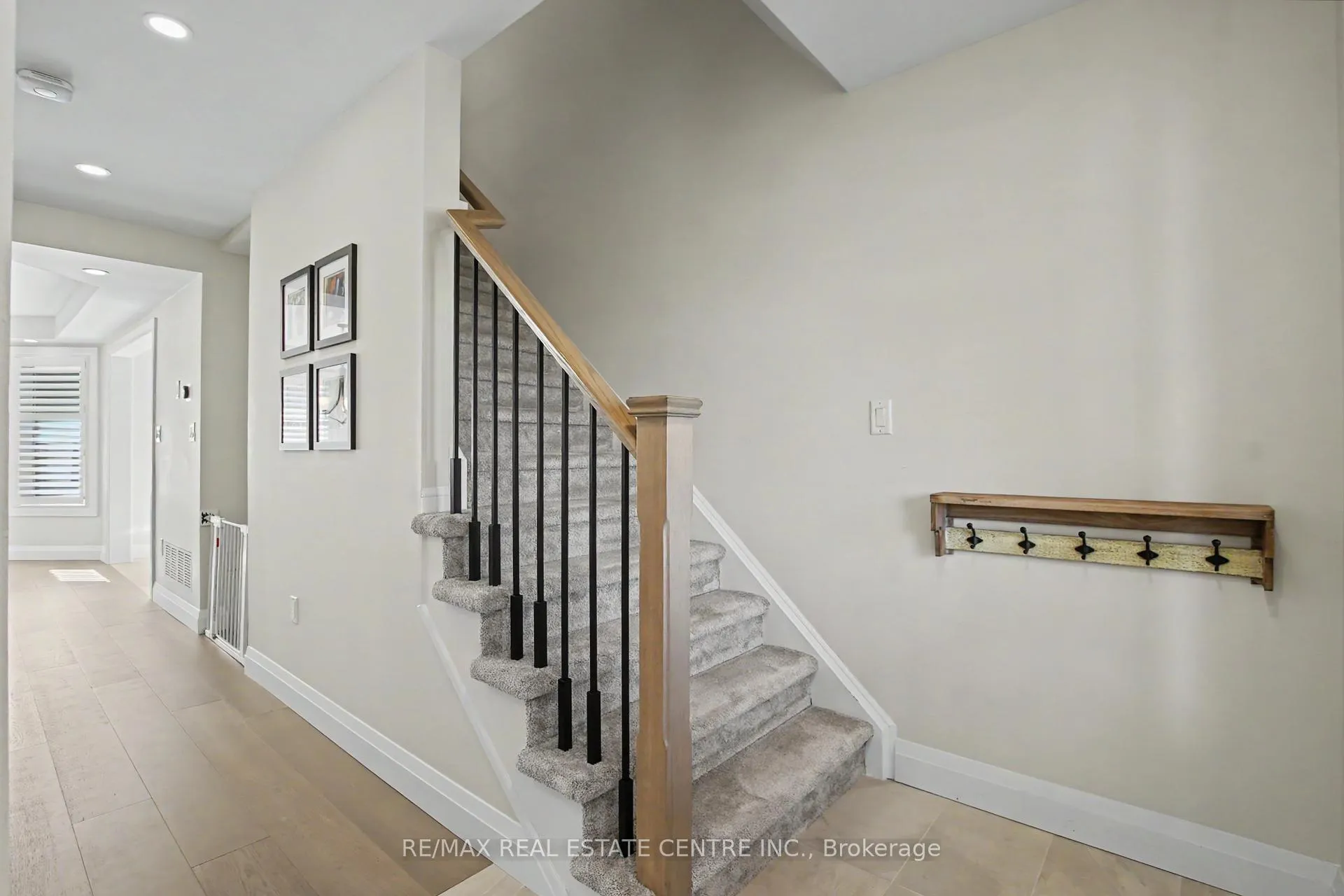 Photo 7 of 940 Clark Boulevard, Milton, Coates — HOMEH
