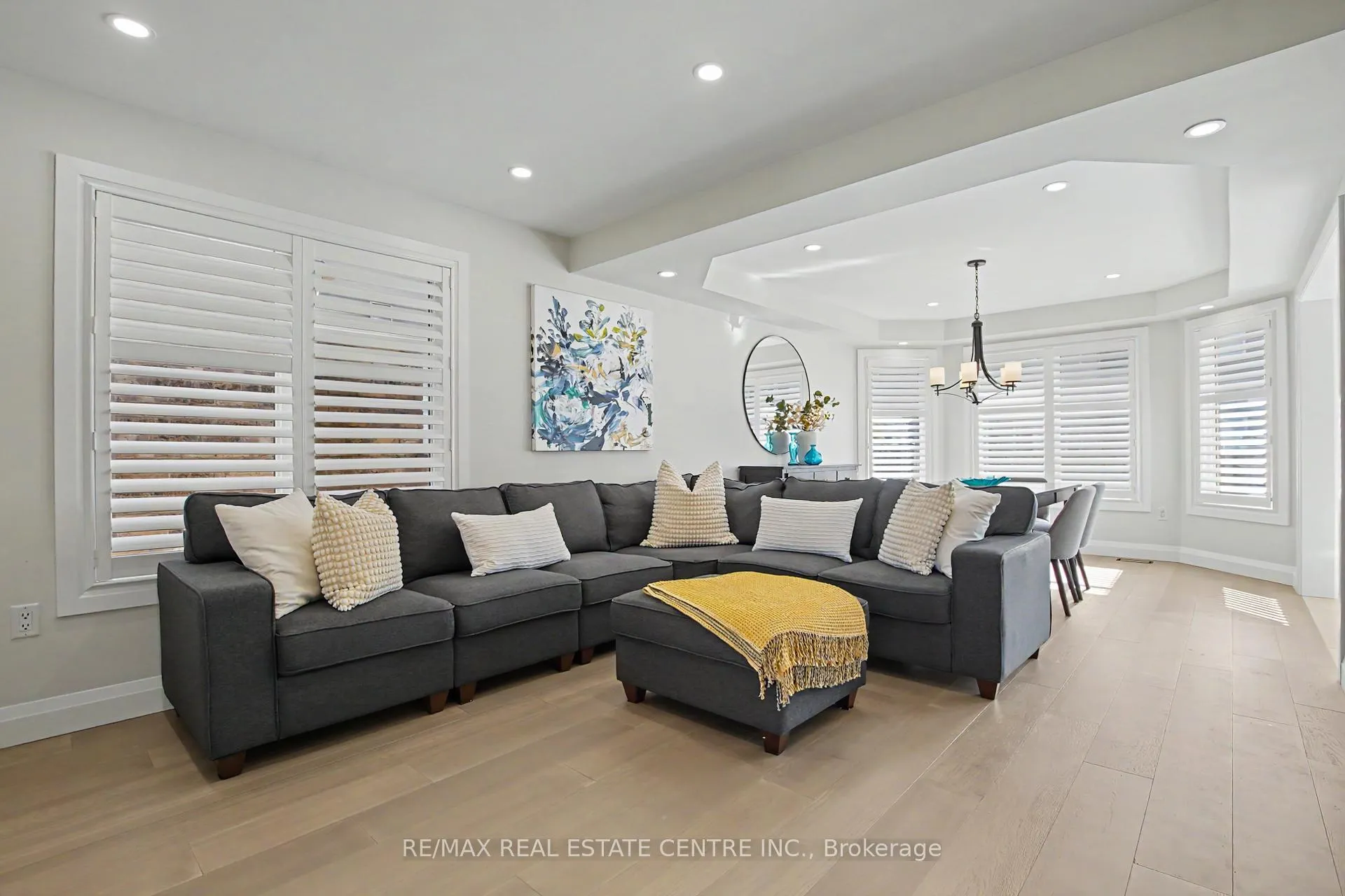 Photo 8 of 940 Clark Boulevard, Milton, Coates — HOMEH