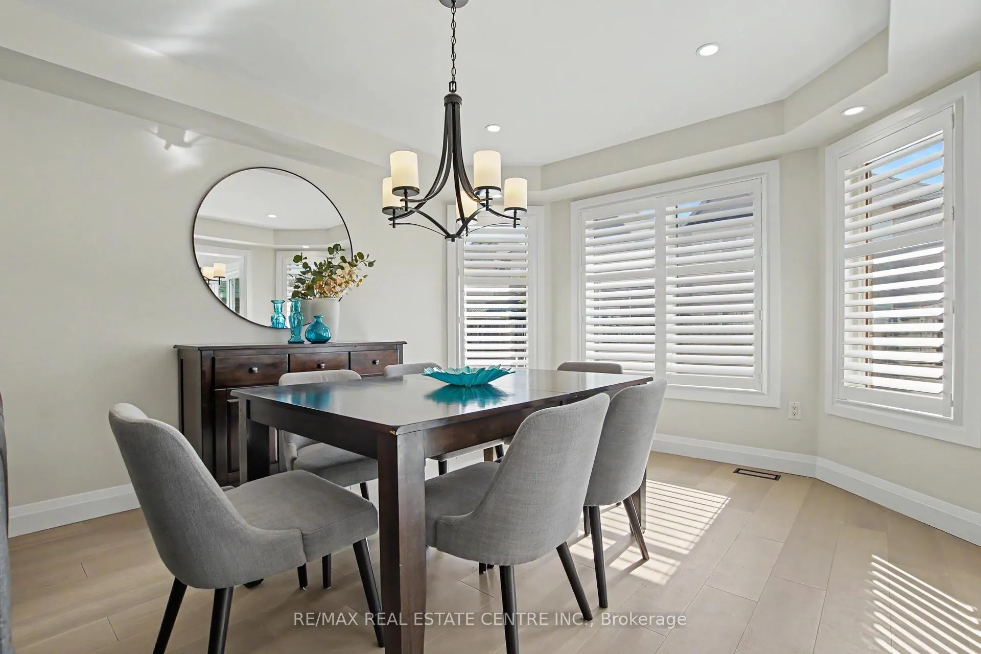 Photo 10 of 940 Clark Boulevard, Milton, Coates — HOMEH