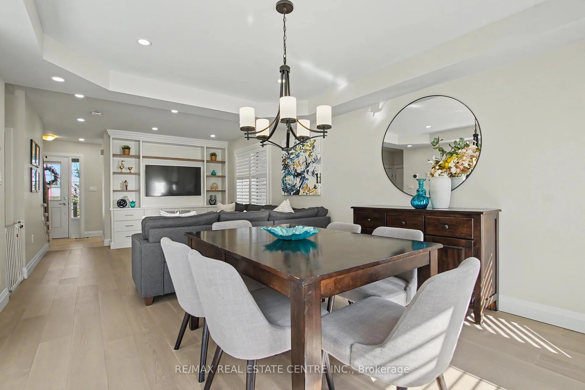 Photo 11 of 940 Clark Boulevard, Milton, Coates — HOMEH