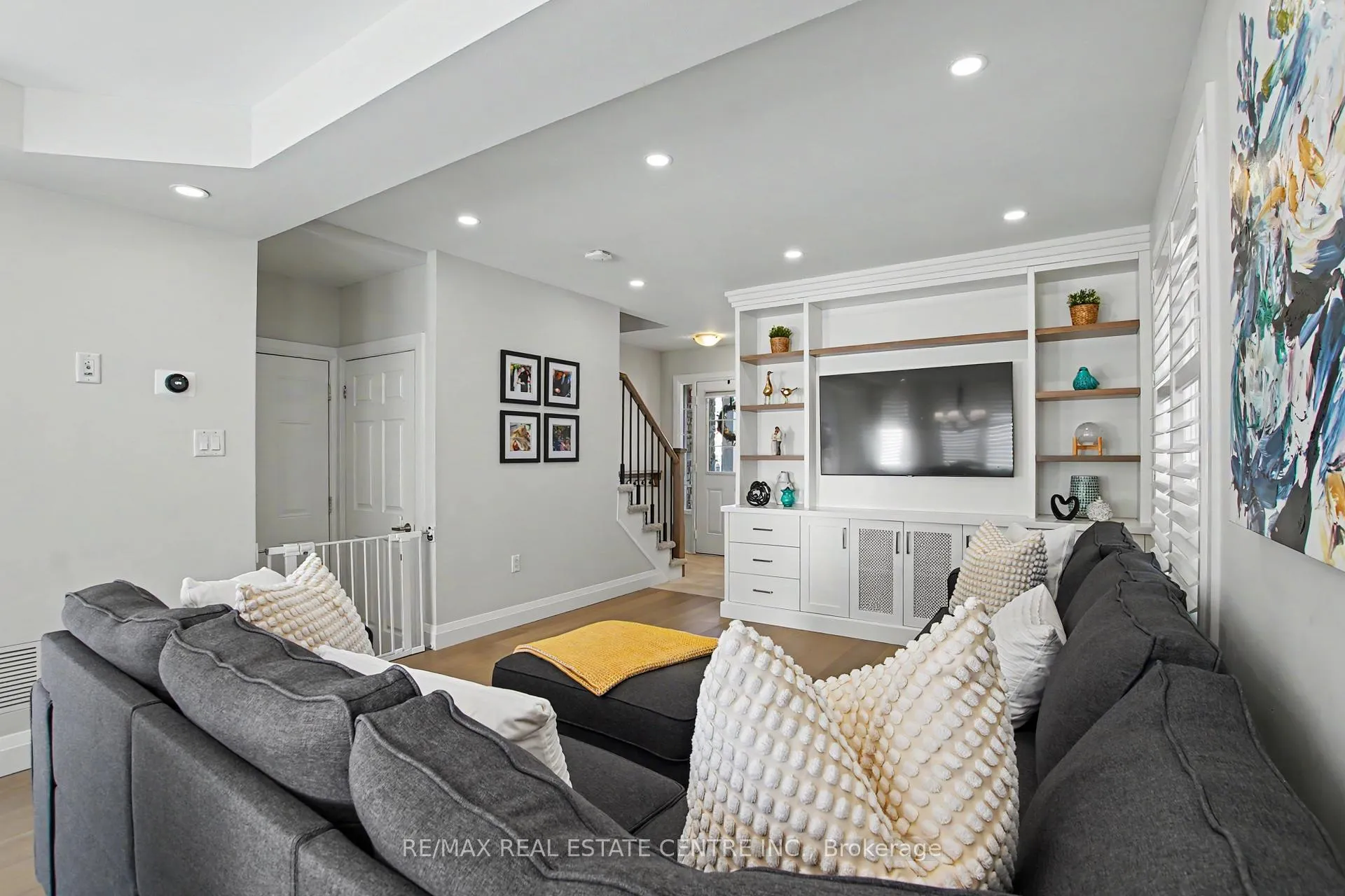 Photo 12 of 940 Clark Boulevard, Milton, Coates — HOMEH