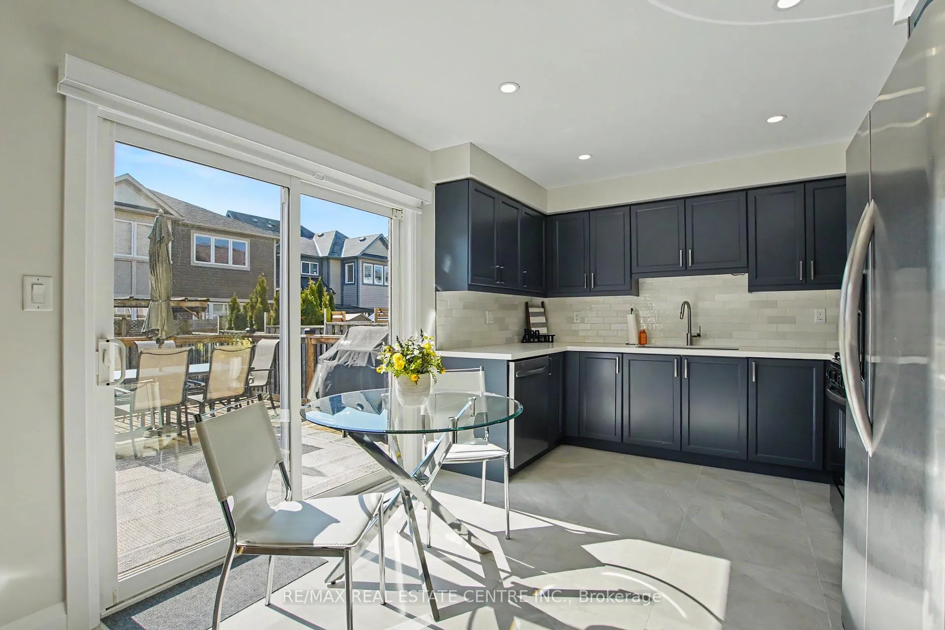 Photo 13 of 940 Clark Boulevard, Milton, Coates — HOMEH