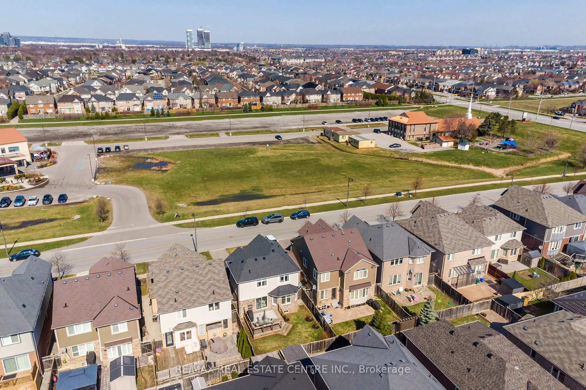 Photo 38 of 940 Clark Boulevard, Milton, Coates — HOMEH
