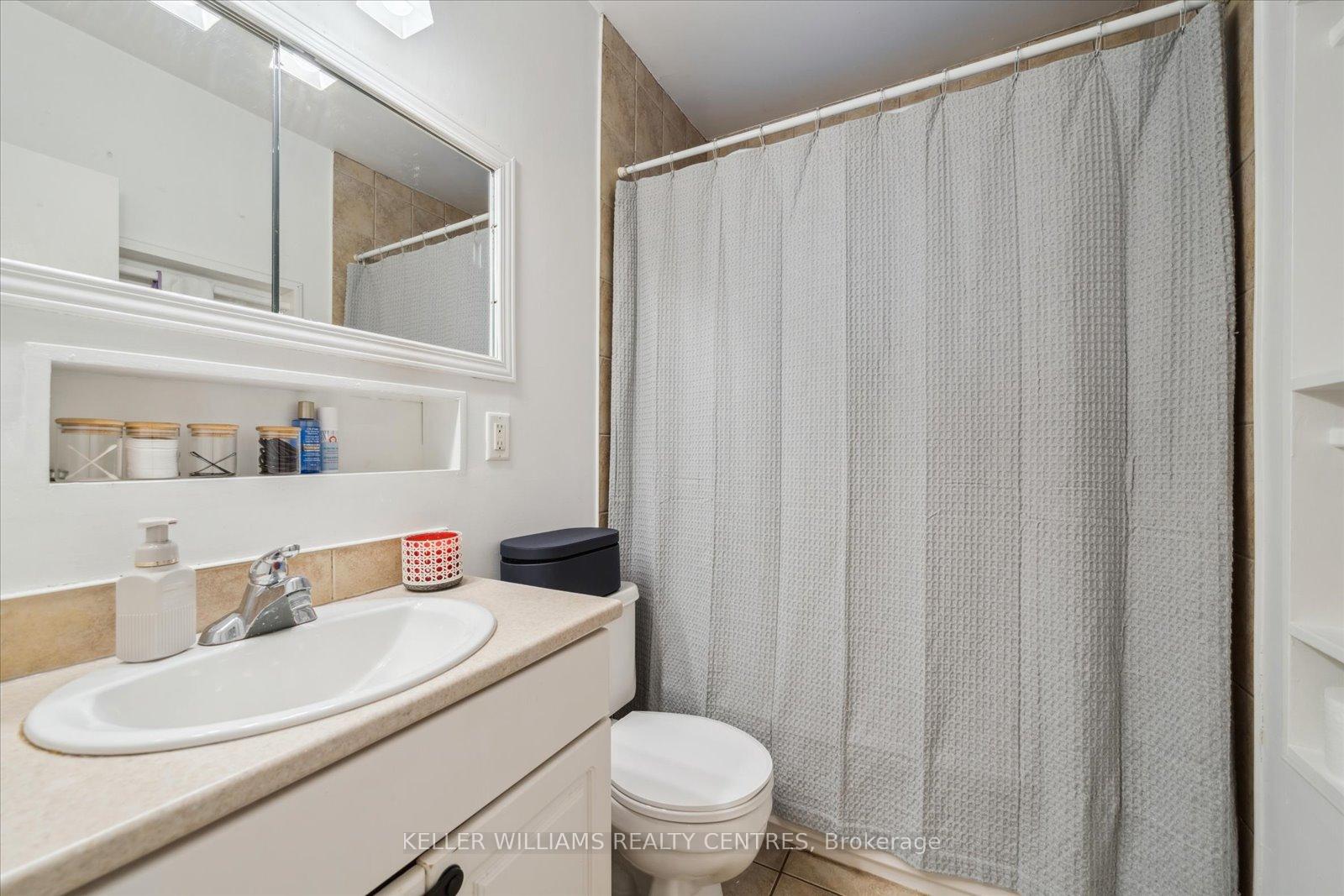 Photo 25 of 56 Murray Drive, Aurora, Aurora Highlands — HOMEH