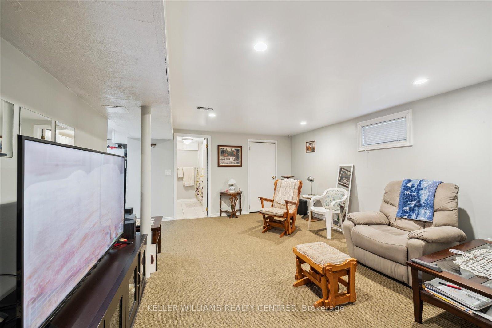 Photo 33 of 56 Murray Drive, Aurora, Aurora Highlands — HOMEH