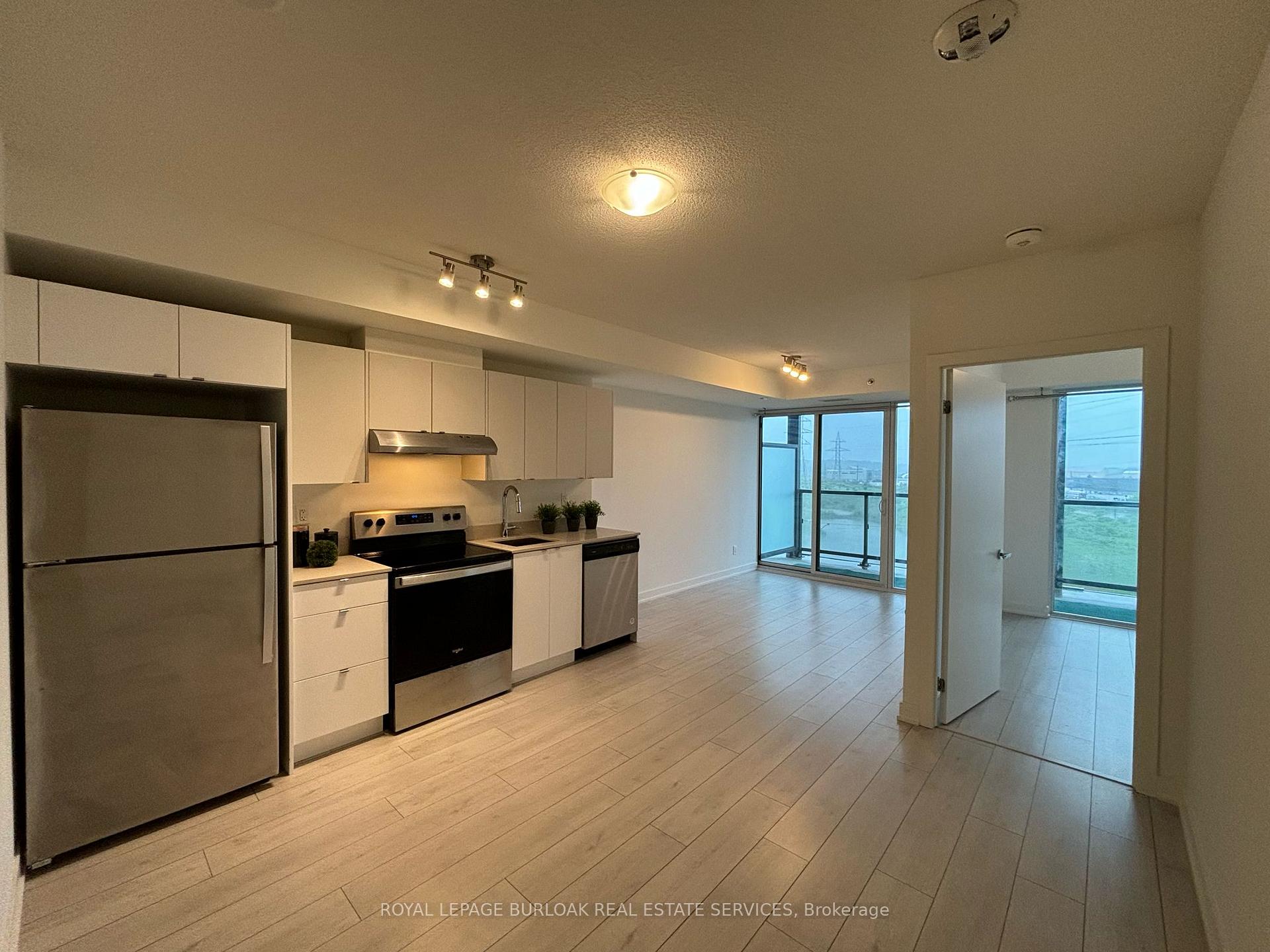 Photo 7 of Unit B611, 3200 Dakota Common, Burlington, Alton — HOMEH