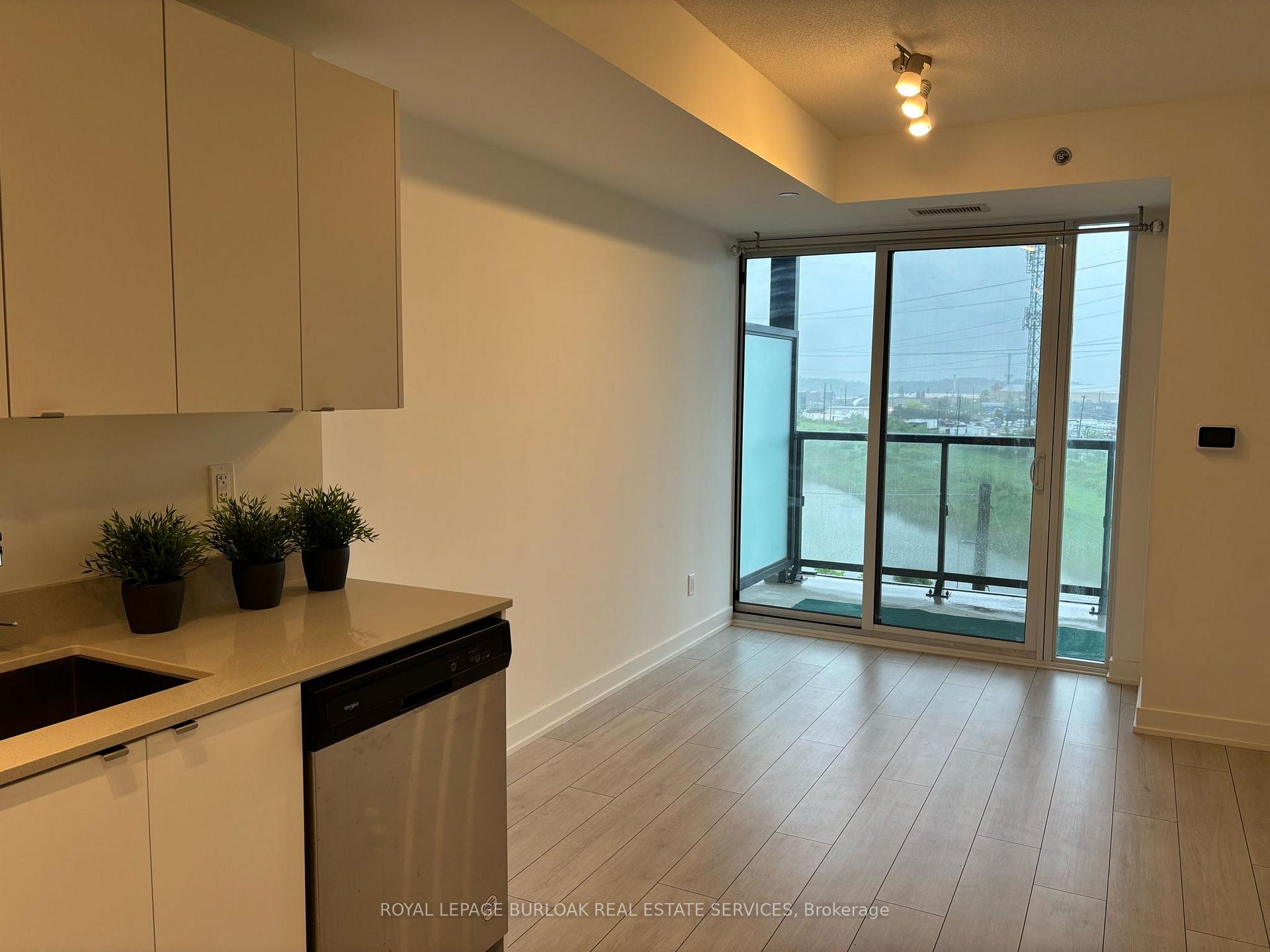 Photo 8 of Unit B611, 3200 Dakota Common, Burlington, Alton — HOMEH