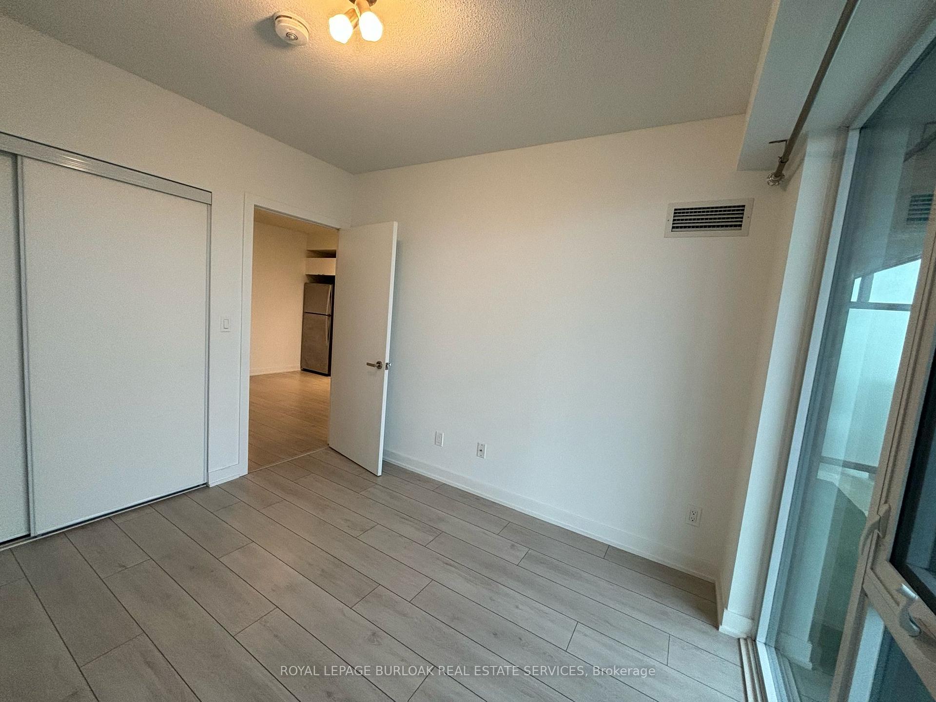 Photo 9 of Unit B611, 3200 Dakota Common, Burlington, Alton — HOMEH