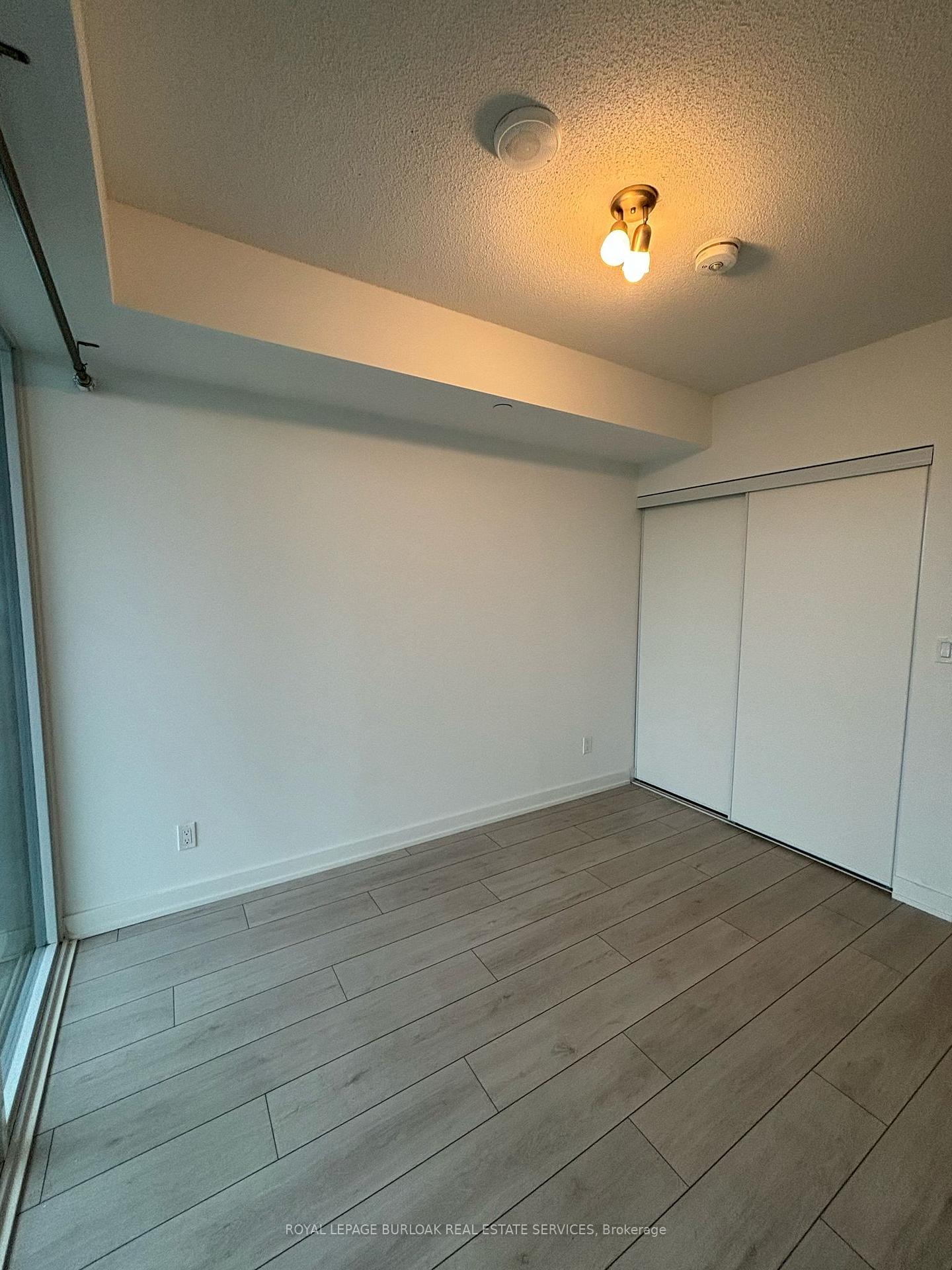 Photo 10 of Unit B611, 3200 Dakota Common, Burlington, Alton — HOMEH