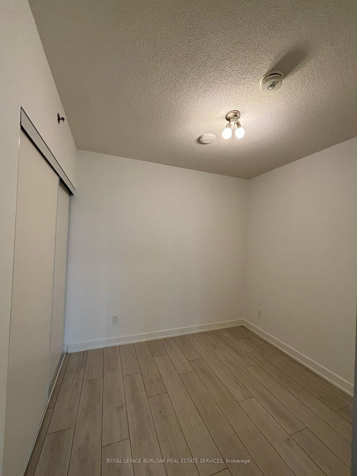 Photo 11 of Unit B611, 3200 Dakota Common, Burlington, Alton — HOMEH