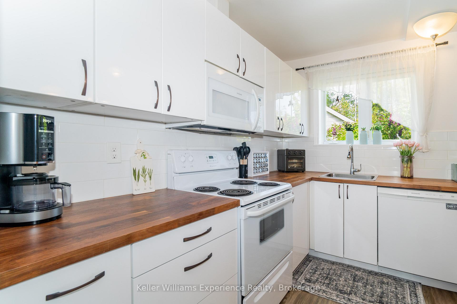 Photo 29 of 102 James Street, Burk's Falls — HOMEH