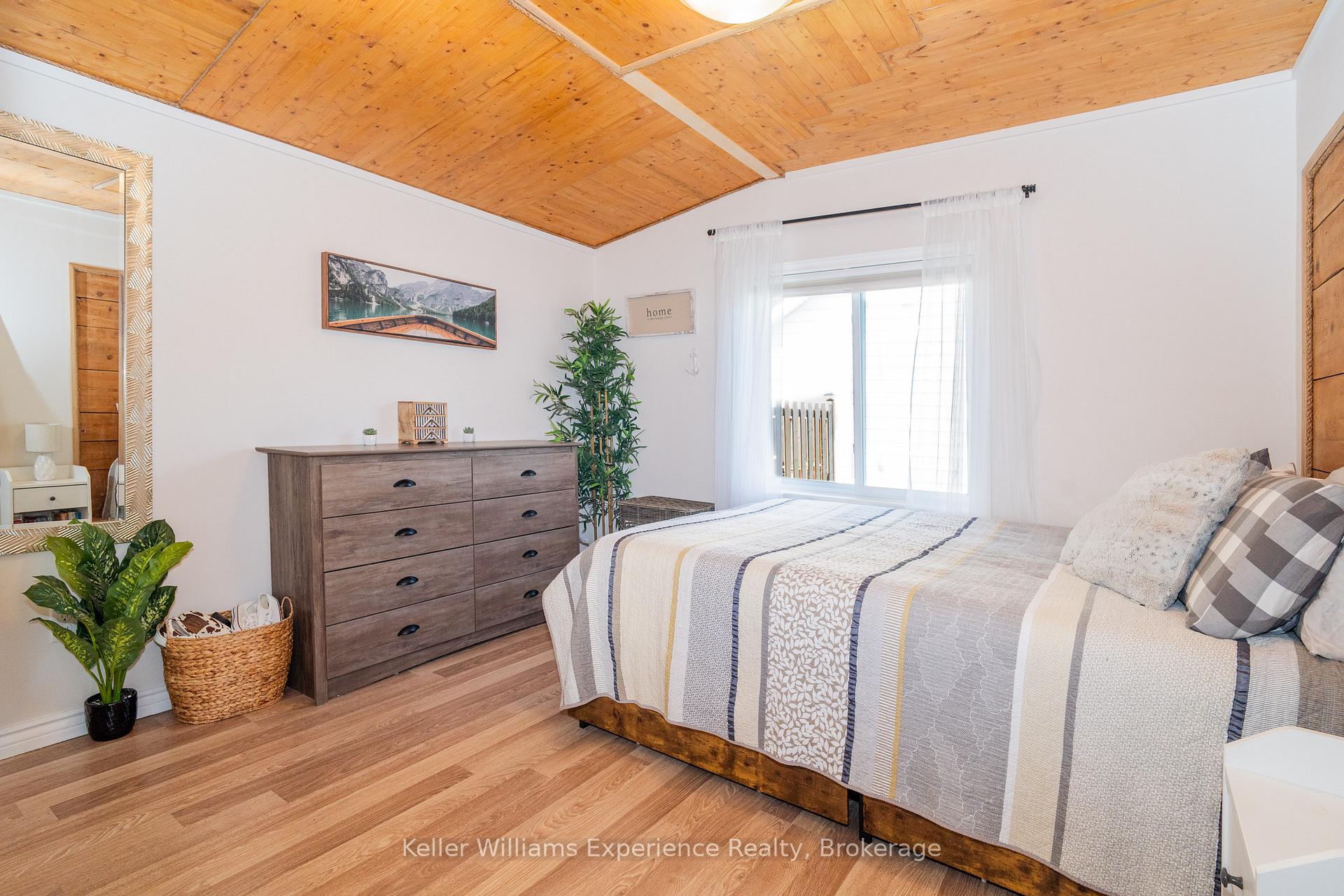 Photo 37 of 102 James Street, Burk's Falls — HOMEH