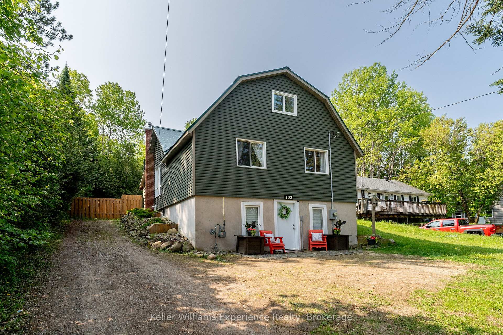 Photo 3 of 102 James Street, Burk's Falls — HOMEH