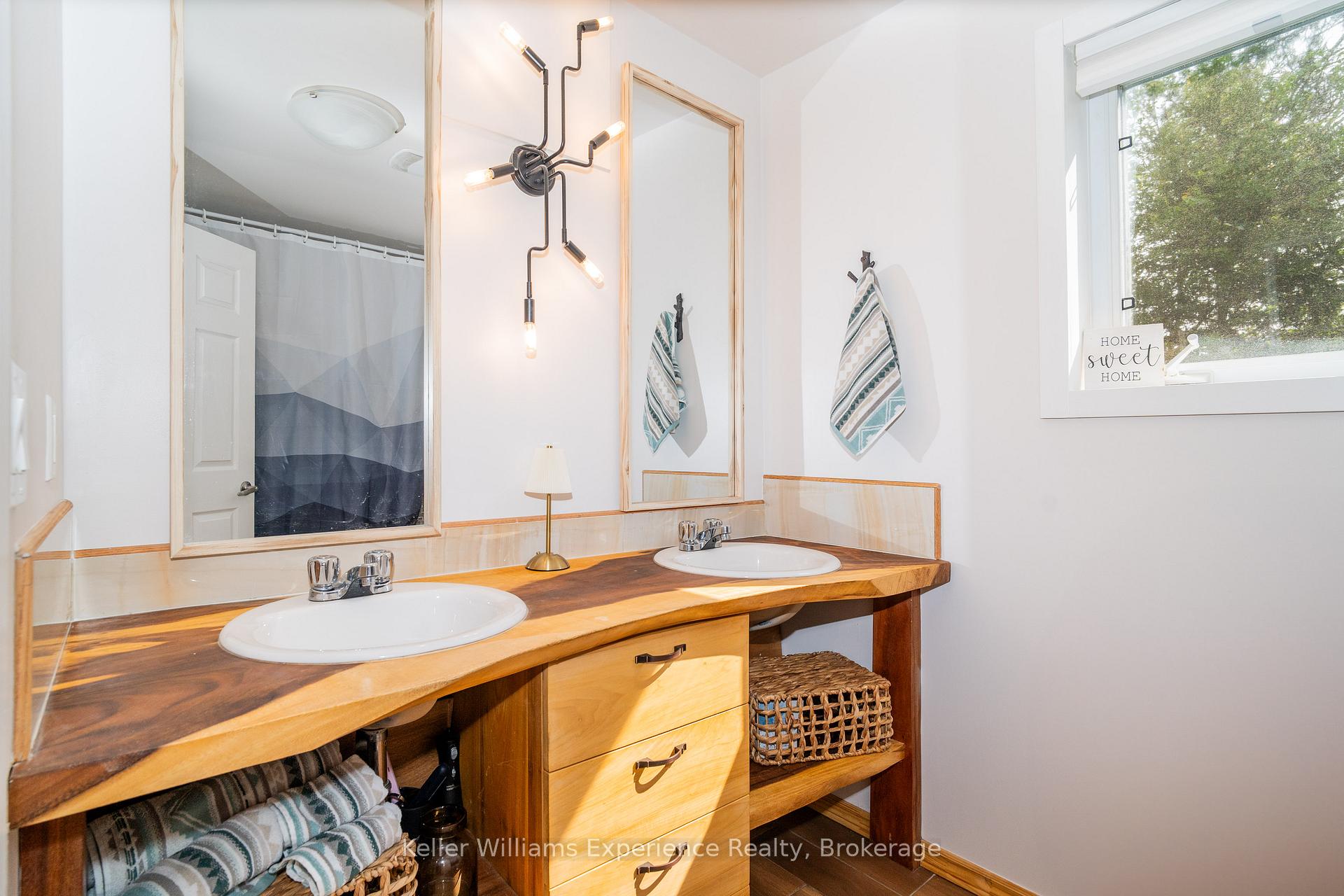 Photo 17 of 102 James Street, Burk's Falls — HOMEH