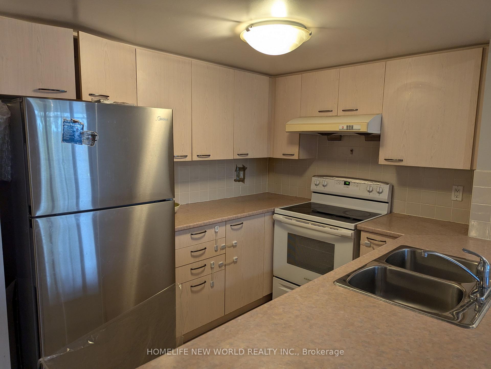 Photo 6 of Unit 301, 130 Pond Drive, Markham, Commerce Valley — HOMEH