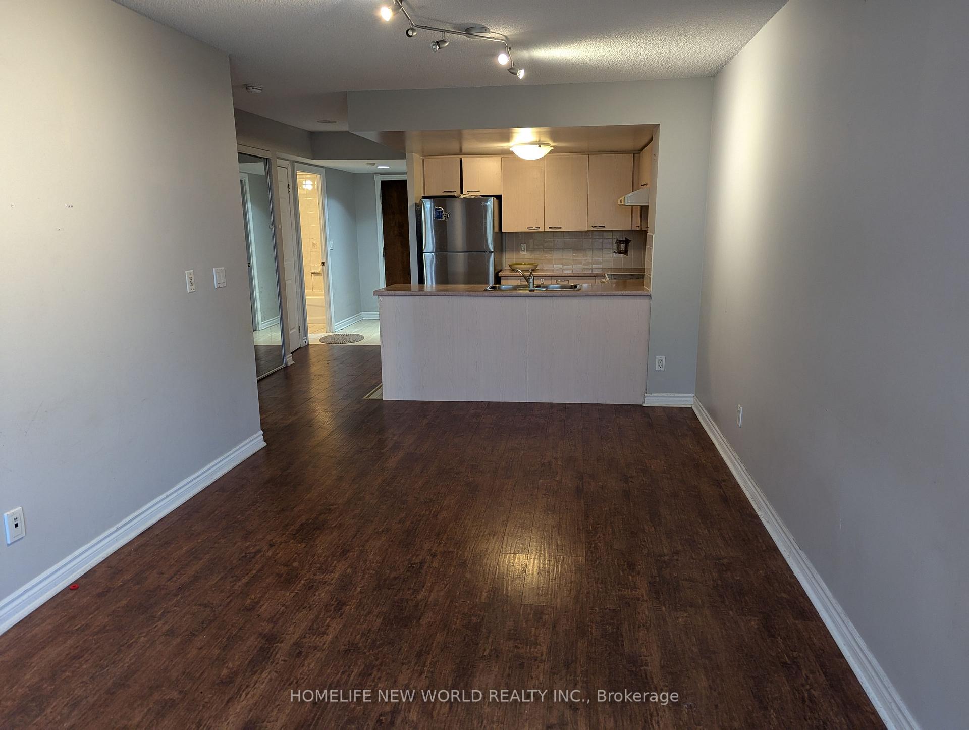 Photo 7 of Unit 301, 130 Pond Drive, Markham, Commerce Valley — HOMEH