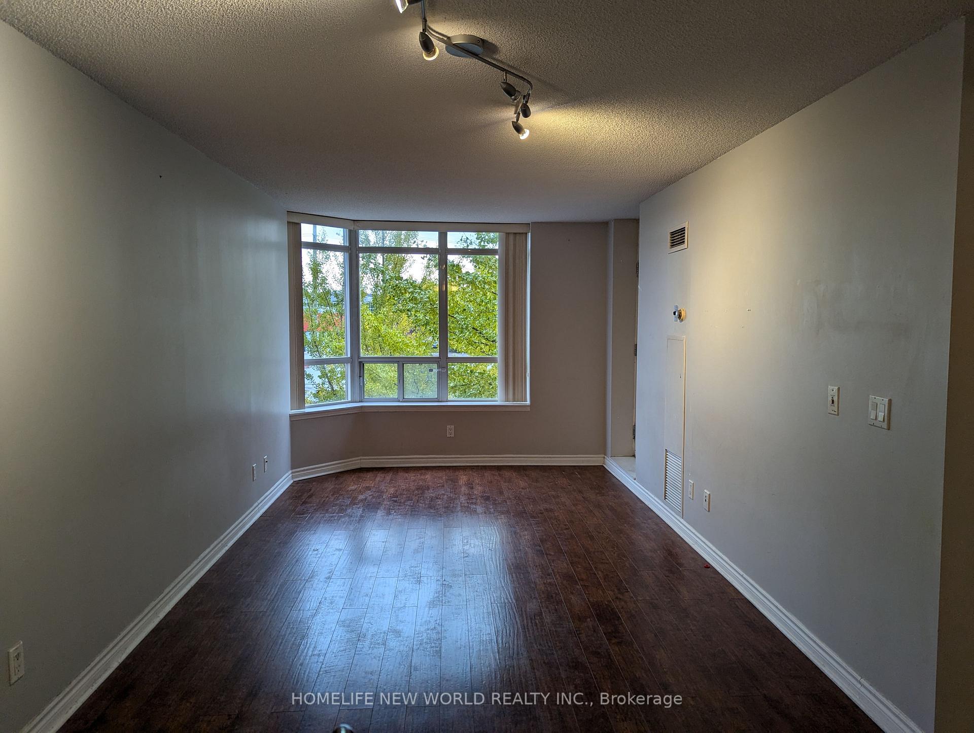 Photo 8 of Unit 301, 130 Pond Drive, Markham, Commerce Valley — HOMEH
