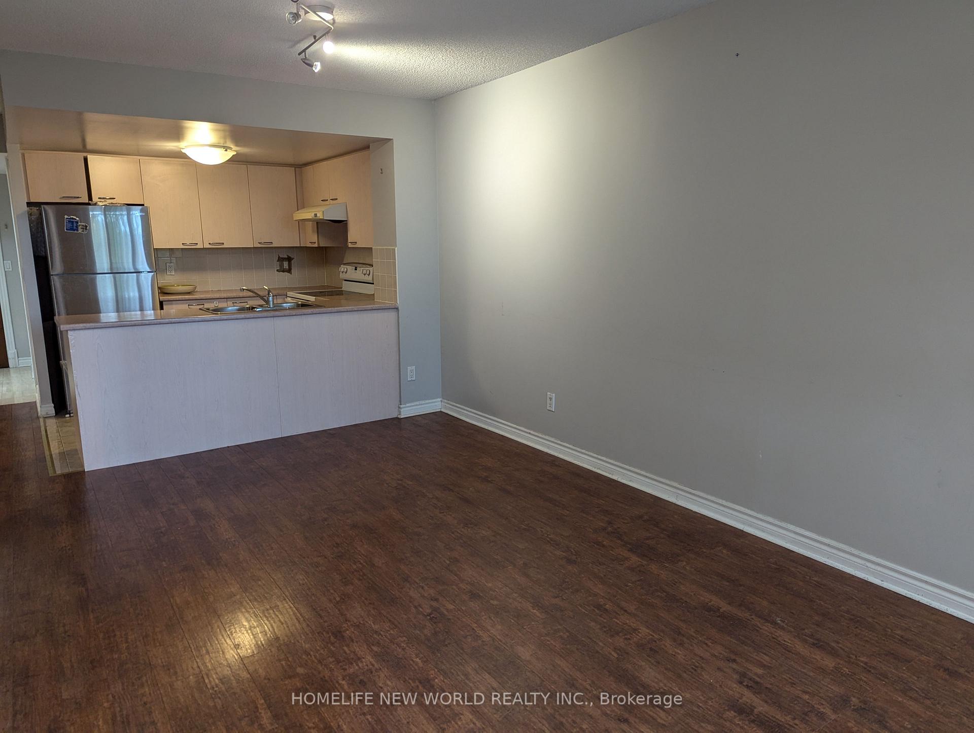 Photo 10 of Unit 301, 130 Pond Drive, Markham, Commerce Valley — HOMEH