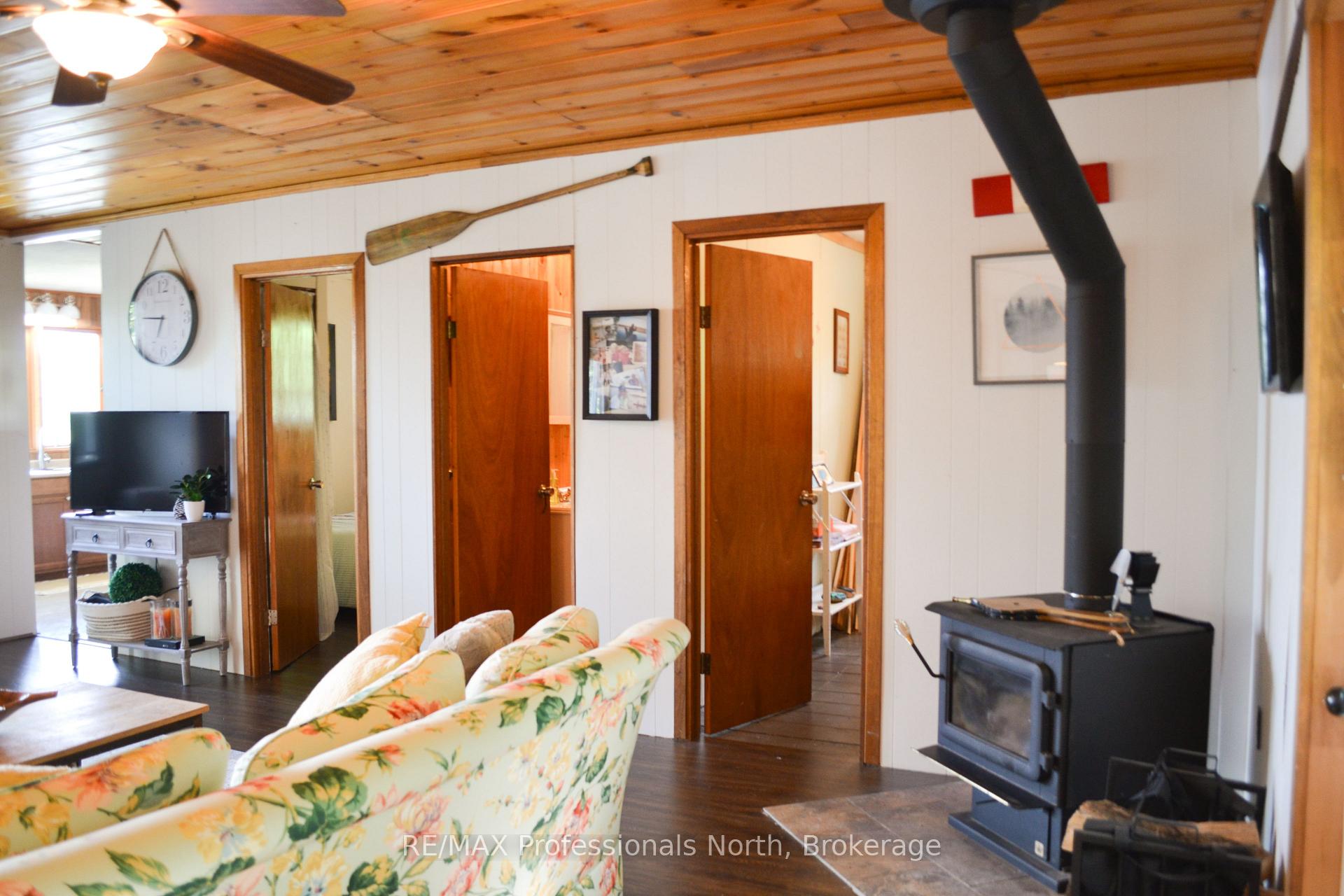 Photo 8 of 542 Hazard Hill, Kearney, Perry — HOMEH