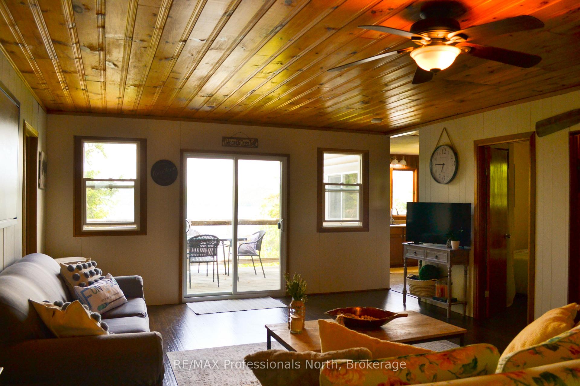 Photo 9 of 542 Hazard Hill, Kearney, Perry — HOMEH