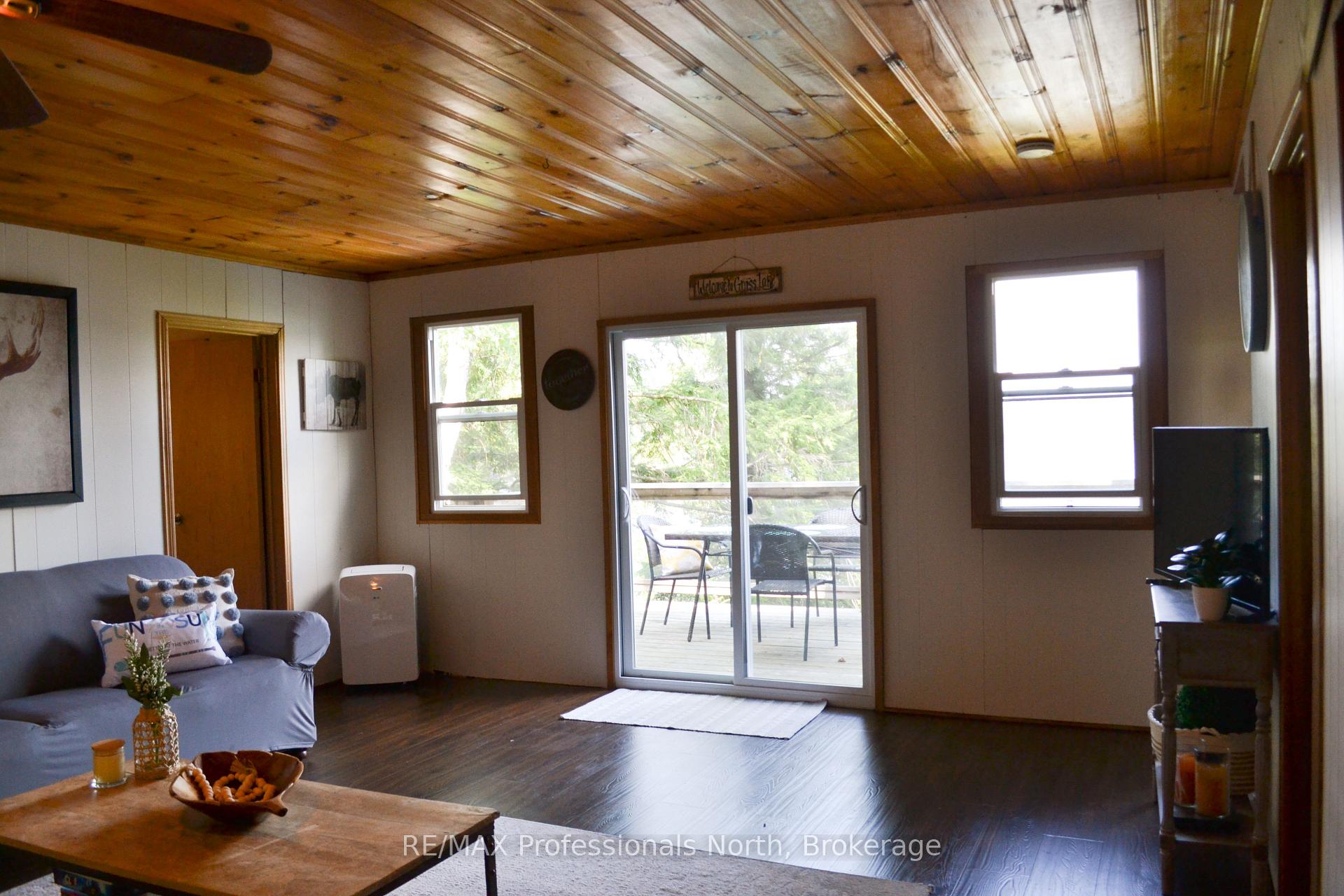 Photo 10 of 542 Hazard Hill, Kearney, Perry — HOMEH