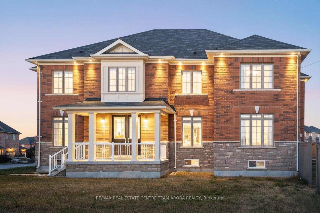 Front of 33 Dunley Crescent