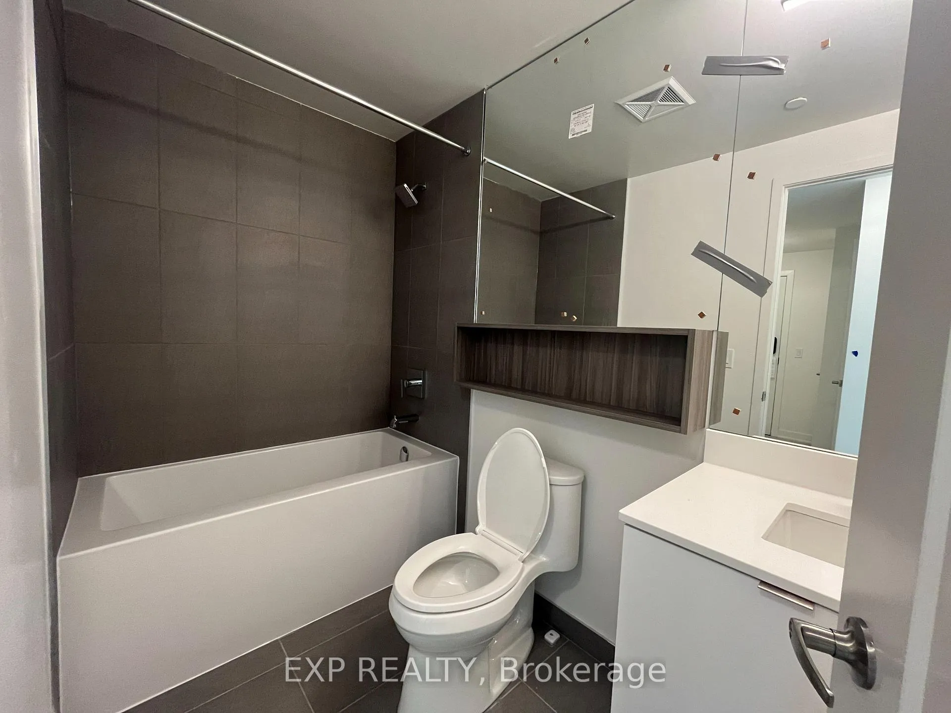 Photo 9 of 135 lower Sherbourne Street, Toronto, Moss Park — HOMEH