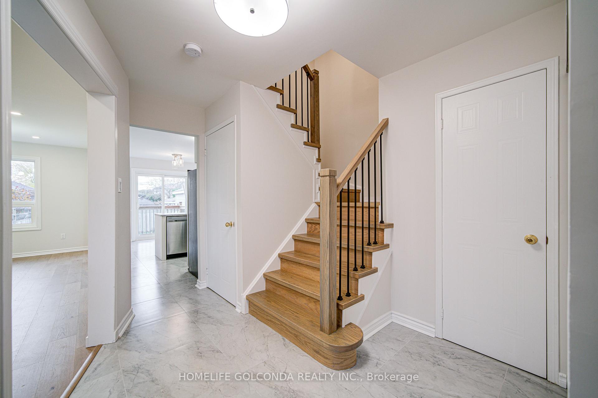 Photo 3 of 60 Willey Drive, Clarington, Bowmanville — HOMEH