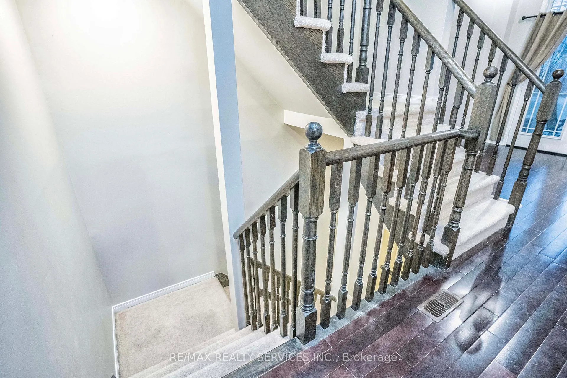Photo 6 of 6 Birchfield Crescent, Caledon, Rural Caledon — HOMEH