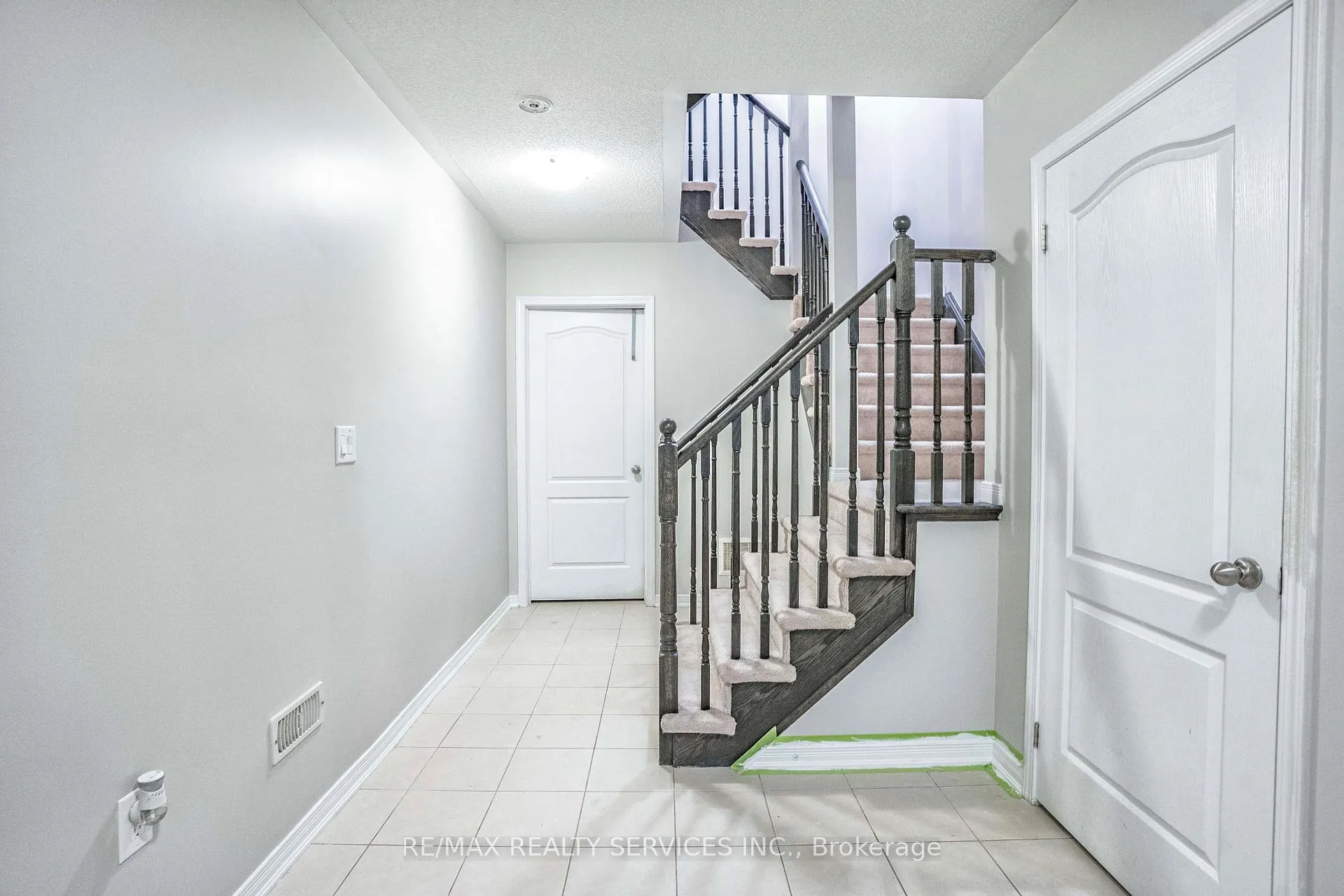 Photo 7 of 6 Birchfield Crescent, Caledon, Rural Caledon — HOMEH