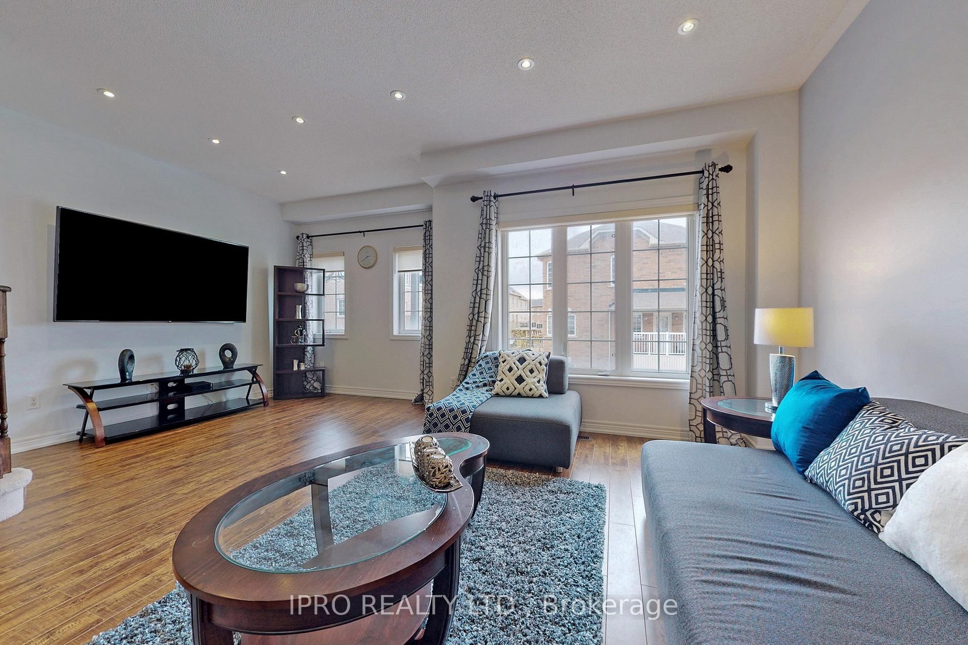 Photo 17 of 48 Arizona Drive, Brampton, Bram West — HOMEH