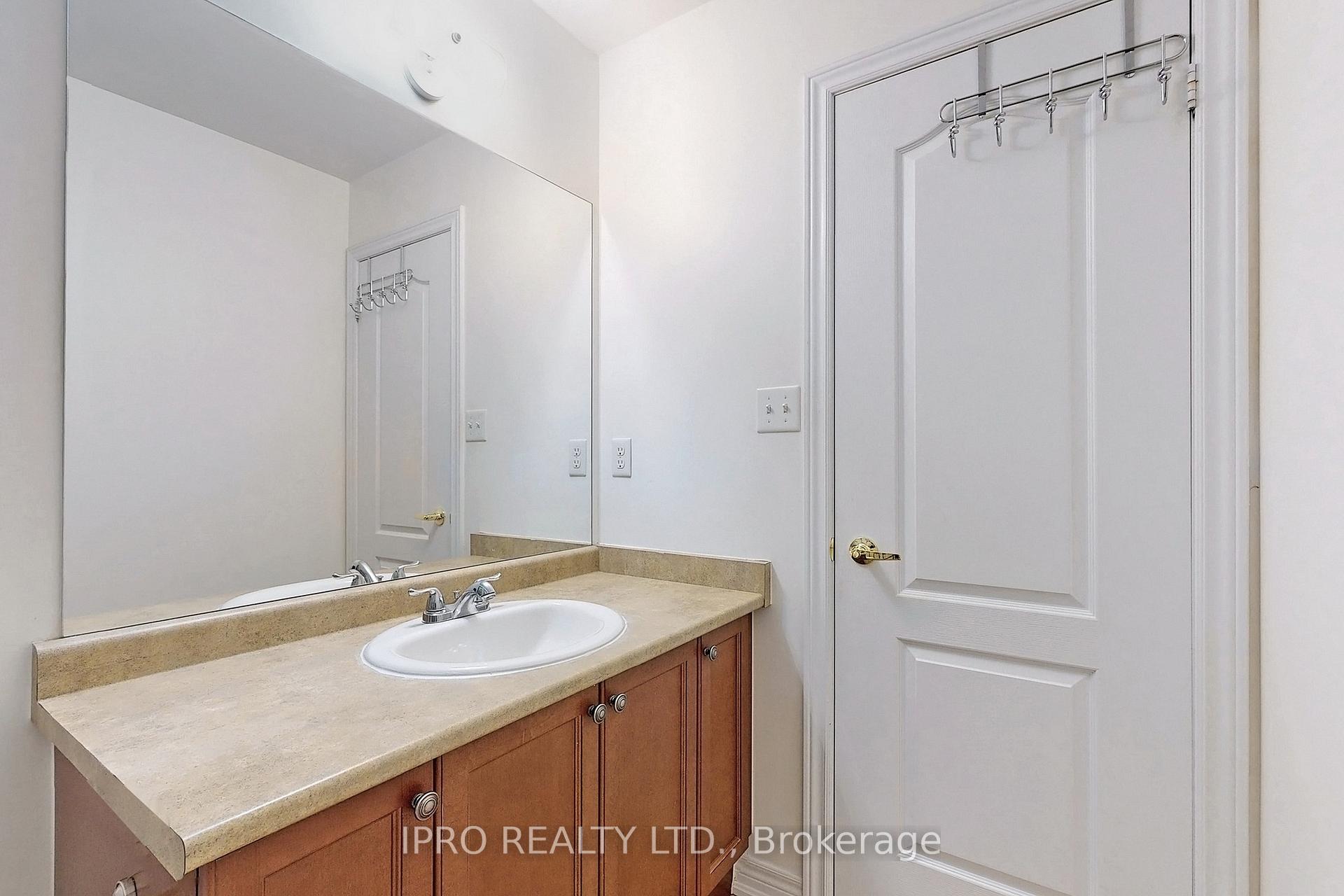 Photo 19 of 48 Arizona Drive, Brampton, Bram West — HOMEH