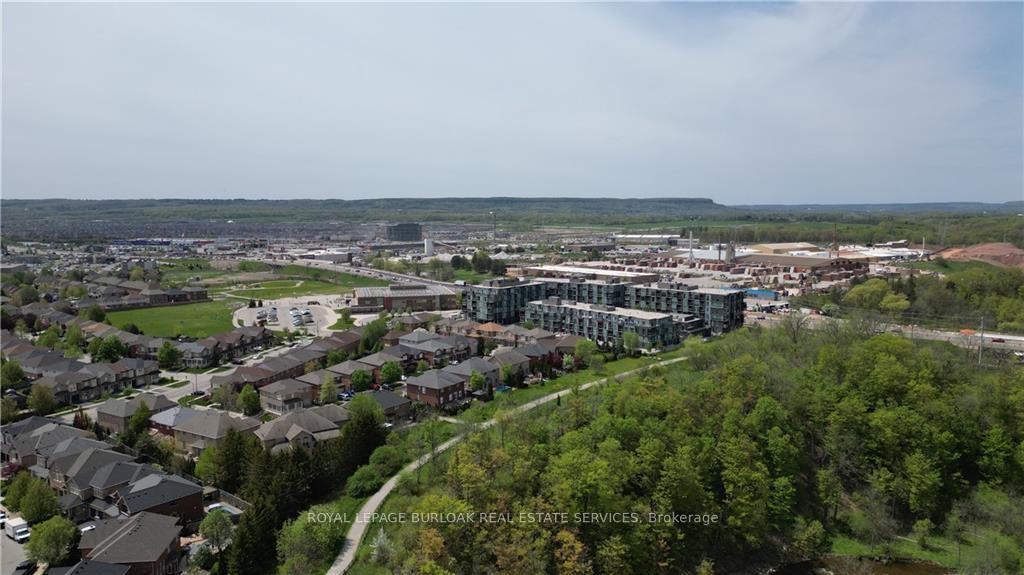 Photo 3 of Unit C419, 5260 Dundas Street, Burlington, Orchard — HOMEH