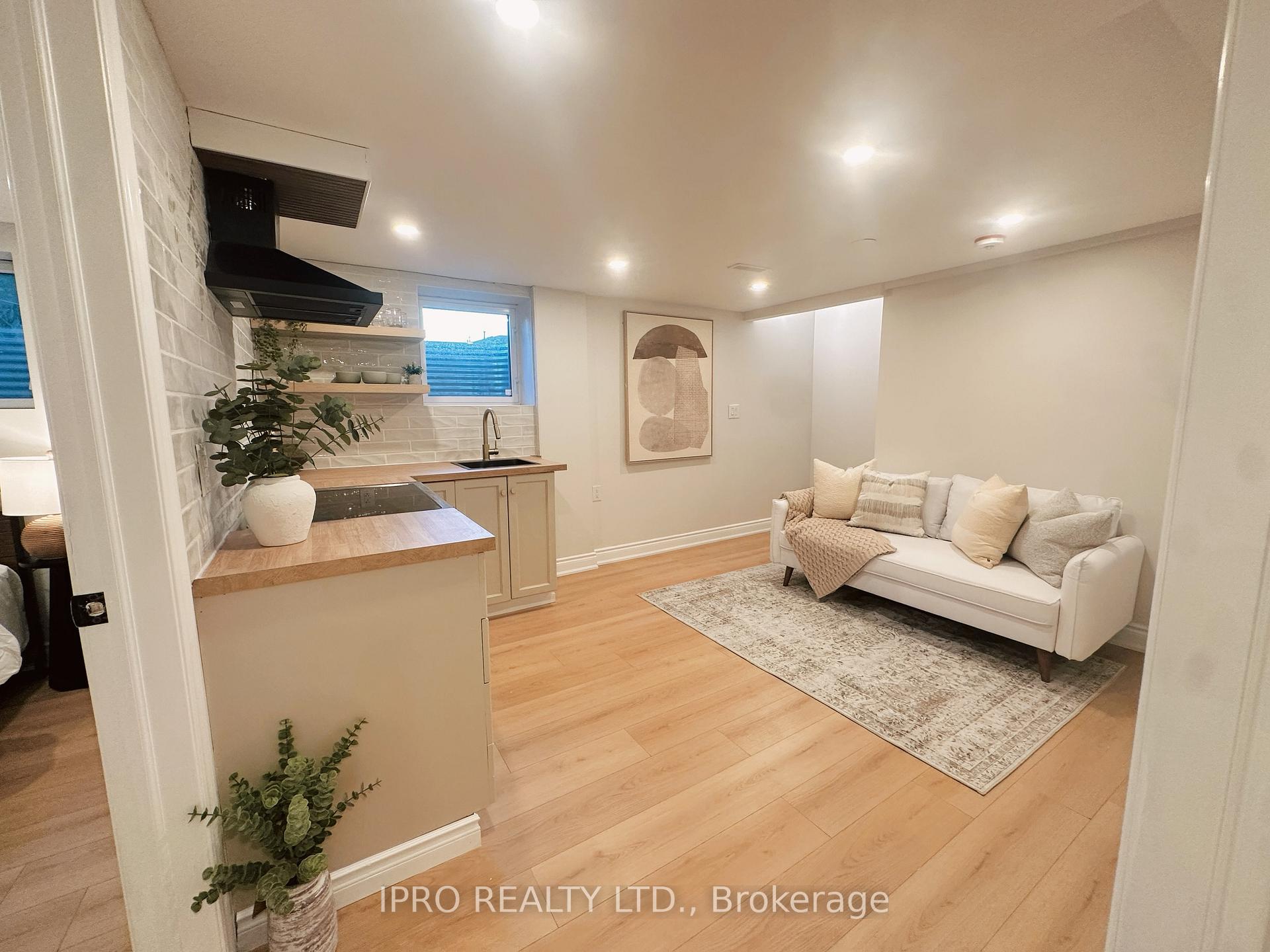 Photo 12 of 92 Forsythia Road, Brampton, Southgate — HOMEH