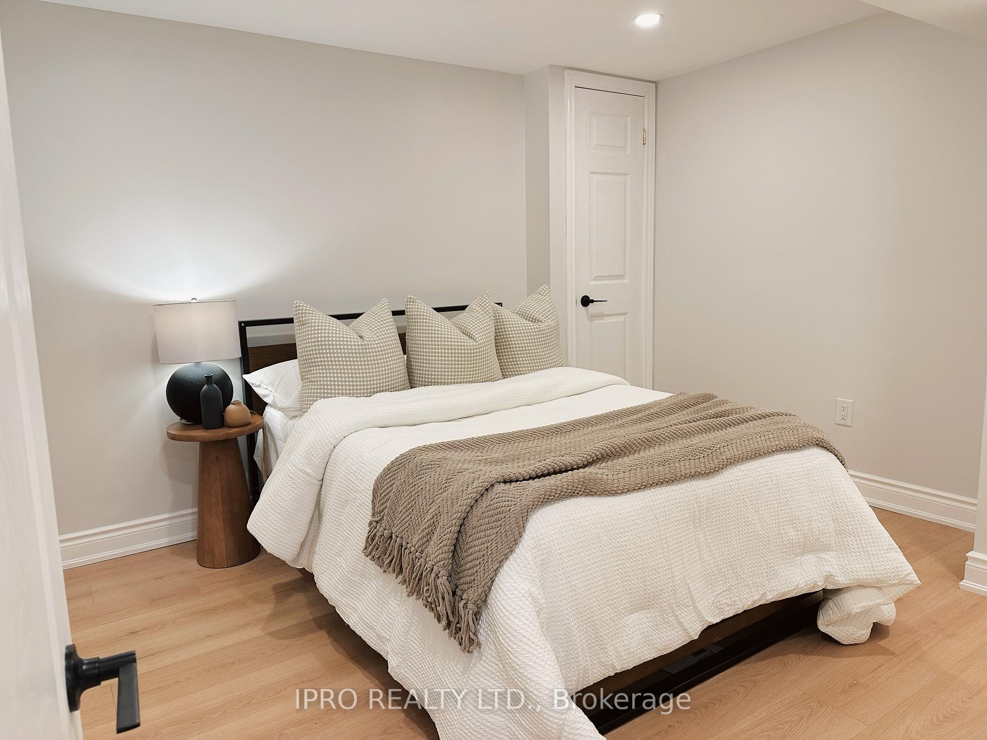 Photo 18 of 92 Forsythia Road, Brampton, Southgate — HOMEH