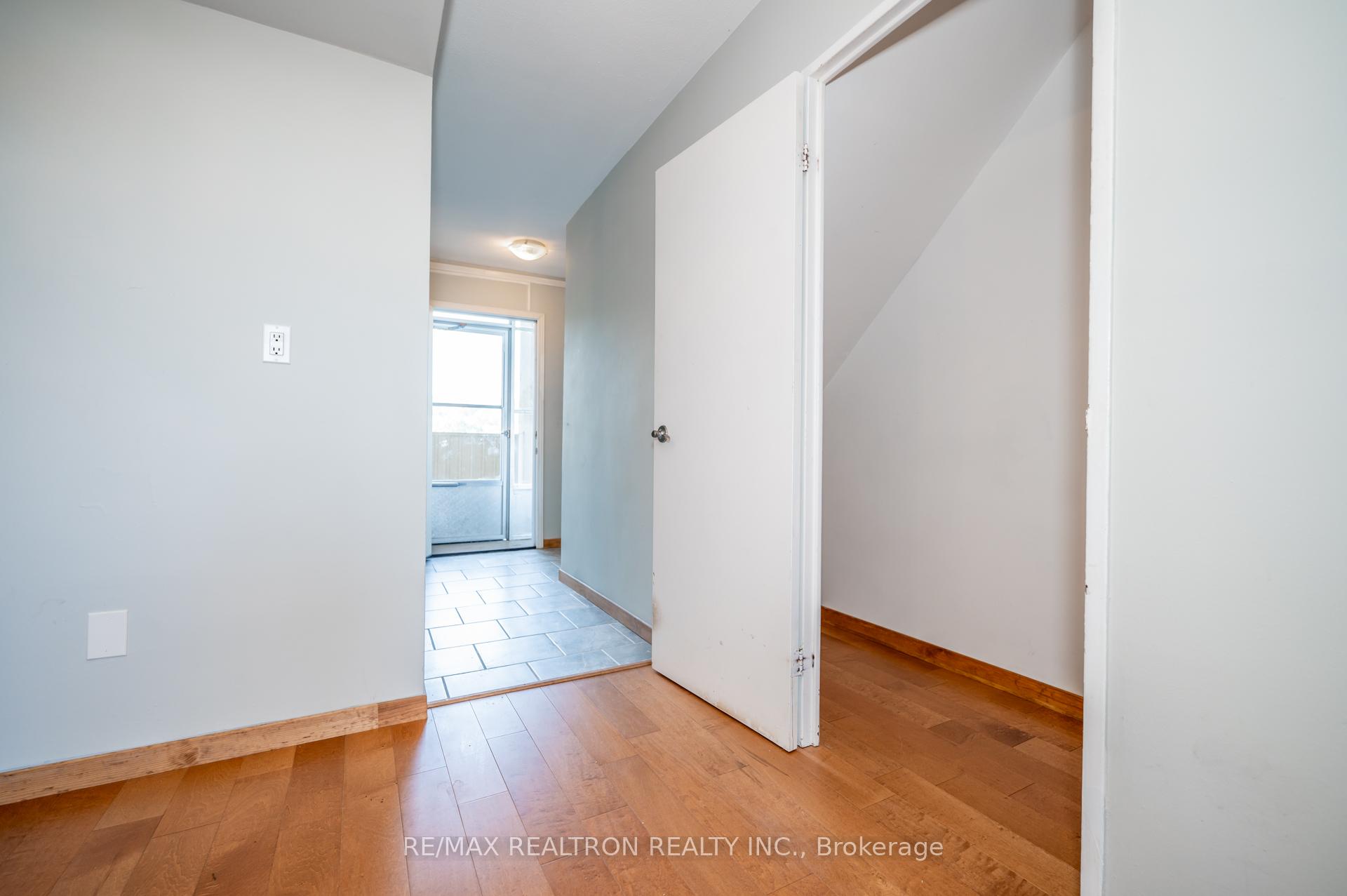 Photo 8 of Unit 421, 350 Quigley Road, Hamilton, Vincent — HOMEH
