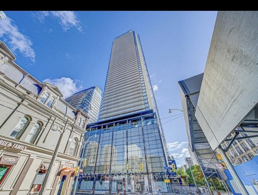 Front of Unit 3004, 501 Yonge Street N