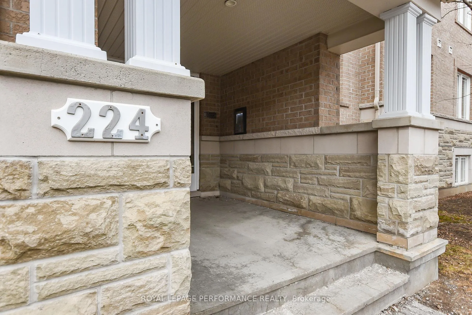 Photo 2 of Unit 4, 224 Paseo Private, Ottawa, Centrepointe — HOMEH