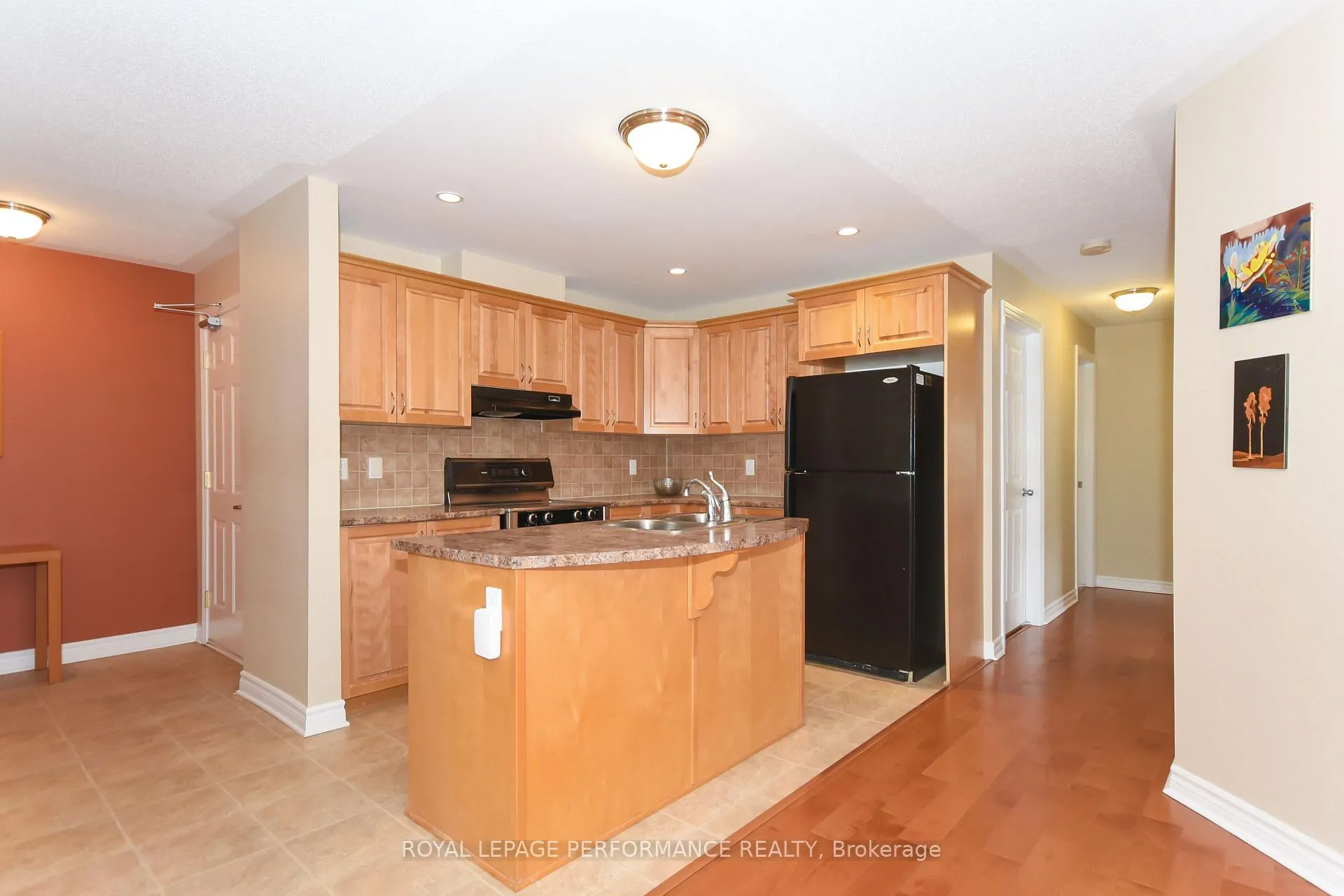 Photo 12 of Unit 4, 224 Paseo Private, Ottawa, Centrepointe — HOMEH