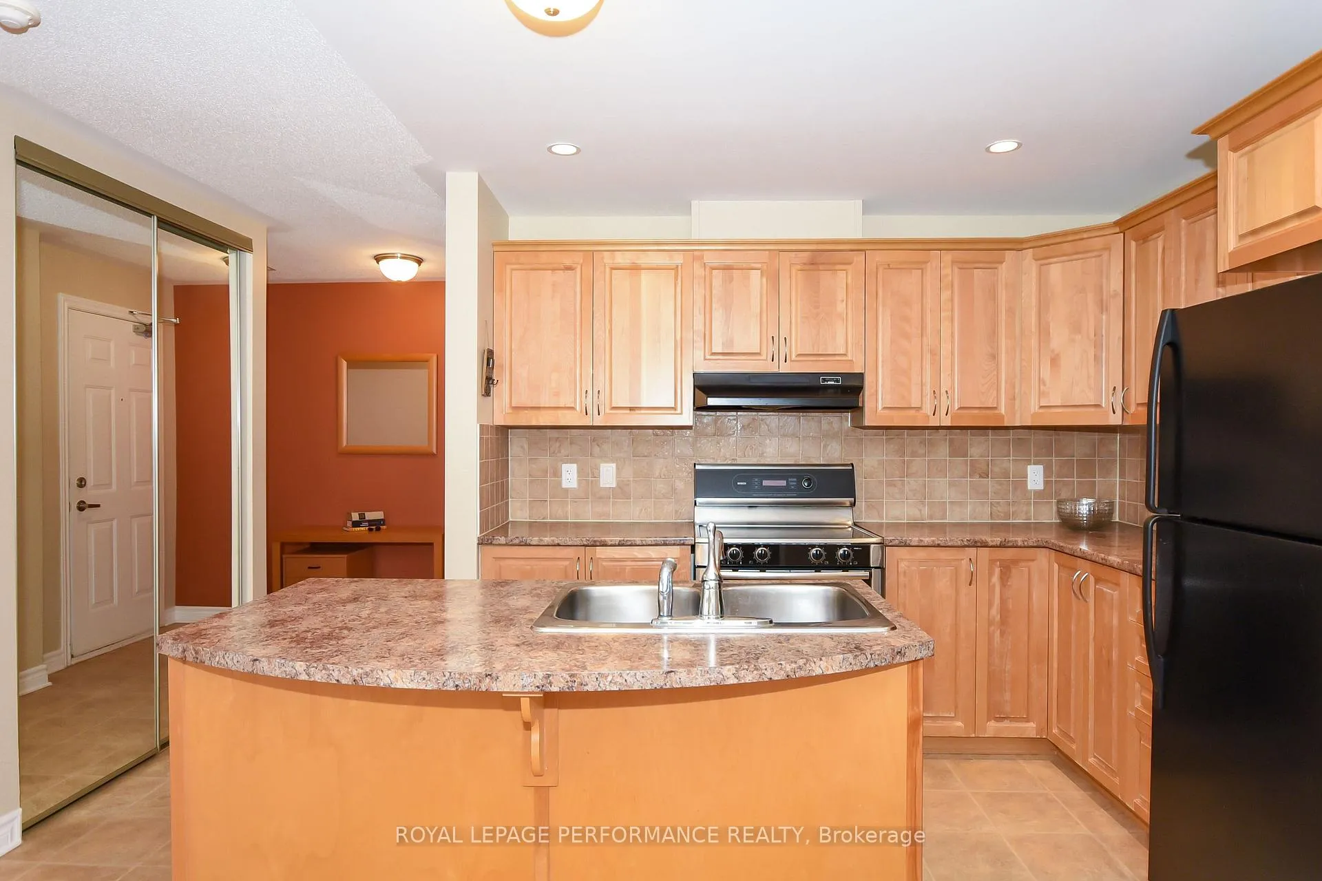 Photo 17 of Unit 4, 224 Paseo Private, Ottawa, Centrepointe — HOMEH