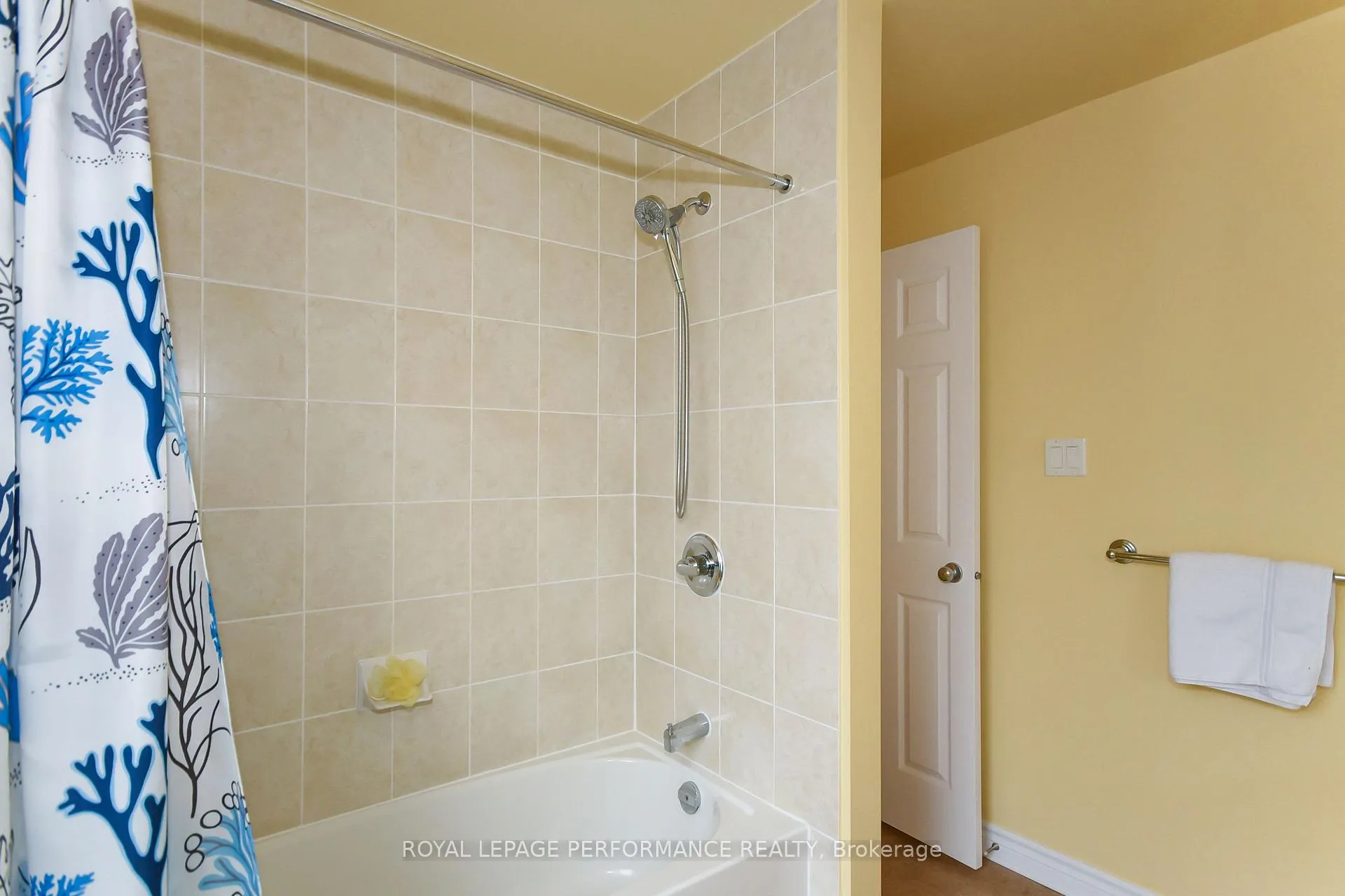 Photo 22 of Unit 4, 224 Paseo Private, Ottawa, Centrepointe — HOMEH