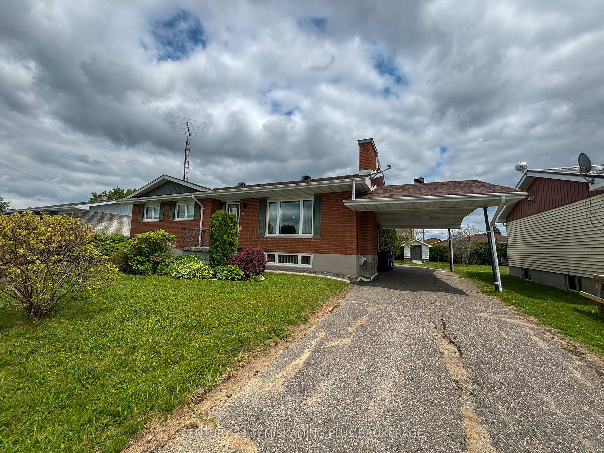 Photo 1 of 17 Ninth Avenue, Armstrong, Earlton — HOMEH