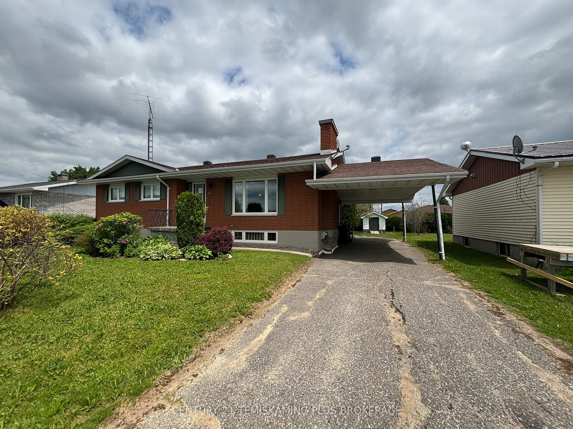 Photo 2 of 17 Ninth Avenue, Armstrong, Earlton — HOMEH