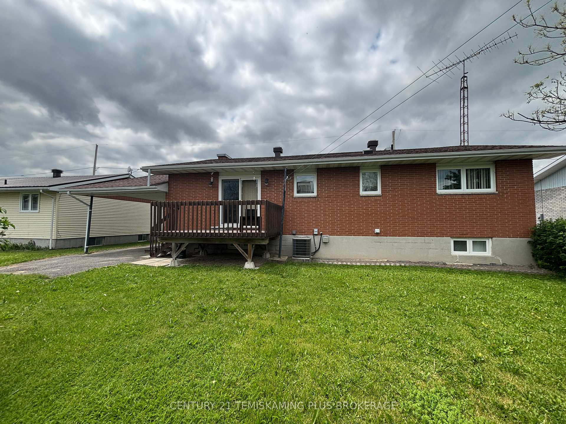 Photo 4 of 17 Ninth Avenue, Armstrong, Earlton — HOMEH