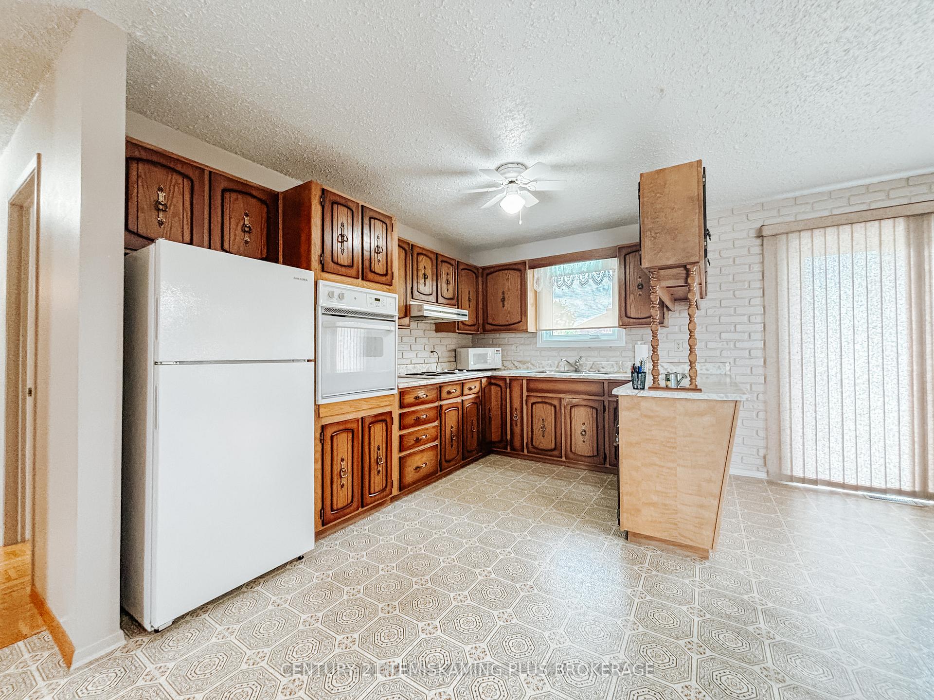 Photo 10 of 17 Ninth Avenue, Armstrong, Earlton — HOMEH