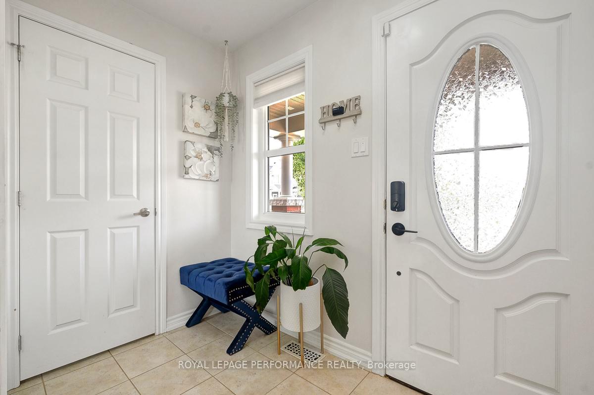 Photo 3 of 417 Meadowhawk Crescent, Ottawa, Barrhaven - Stonebridge — HOMEH
