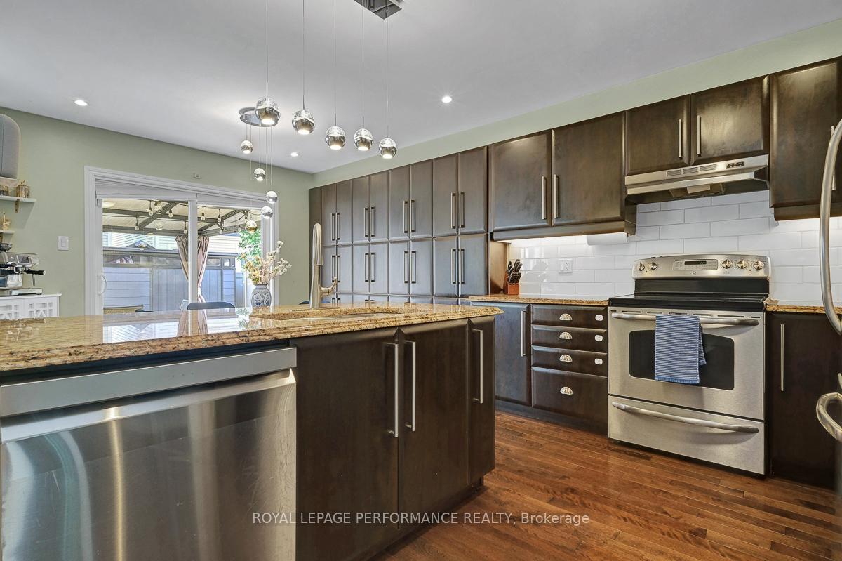 Photo 5 of 417 Meadowhawk Crescent, Ottawa, Barrhaven - Stonebridge — HOMEH